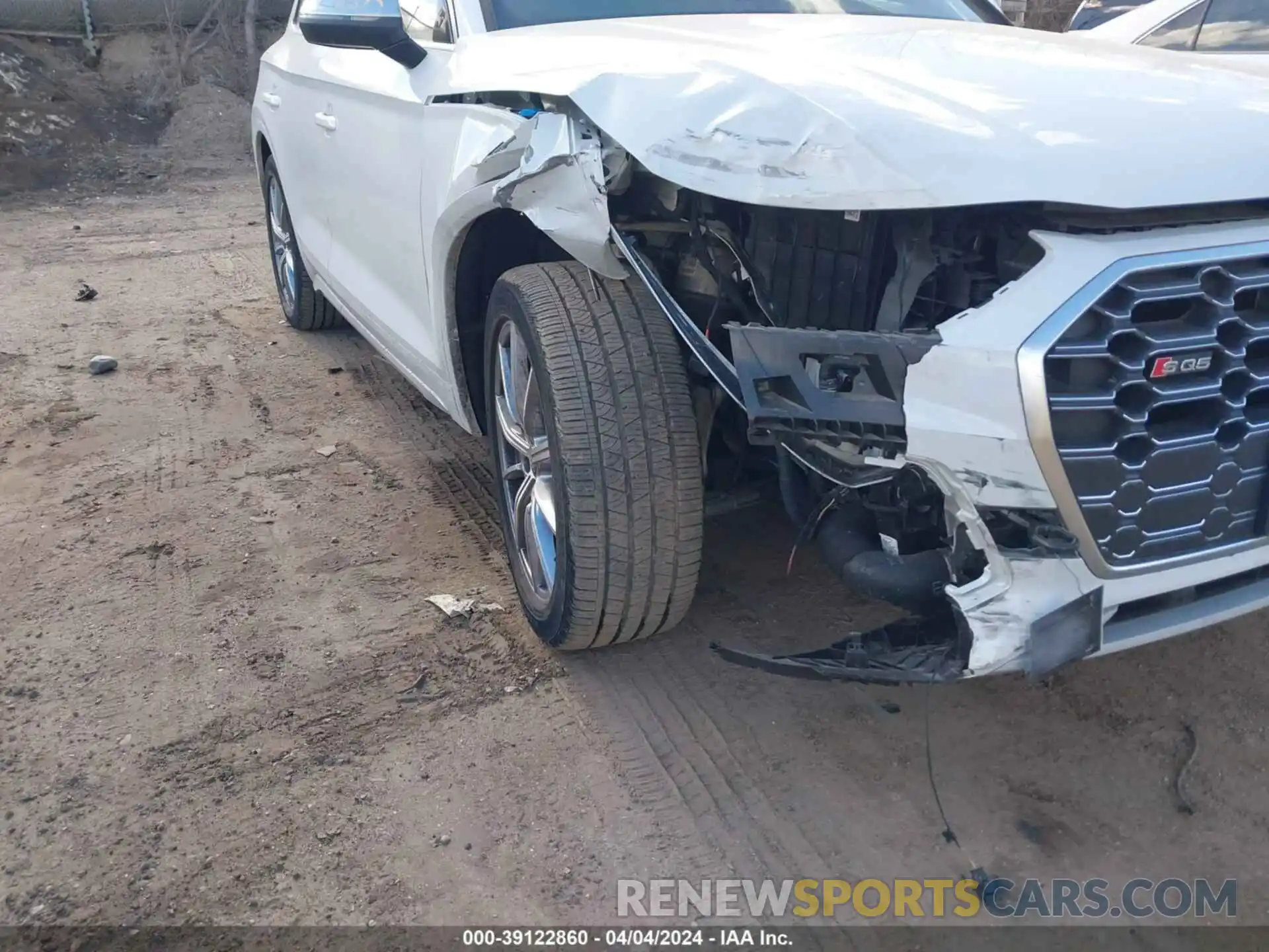 6 Photograph of a damaged car WA1B4AFY7P2003972 AUDI SQ5 2023