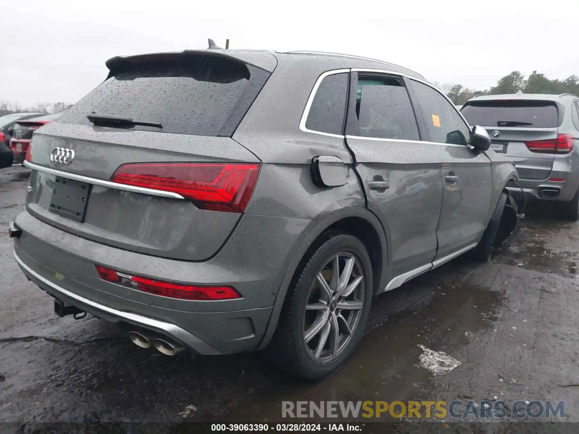 4 Photograph of a damaged car WA1C4AFY3P2074347 AUDI SQ5 2023