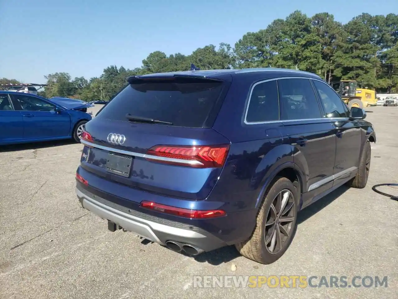 4 Photograph of a damaged car WA1AWBF72ND001650 AUDI SQ7 2022