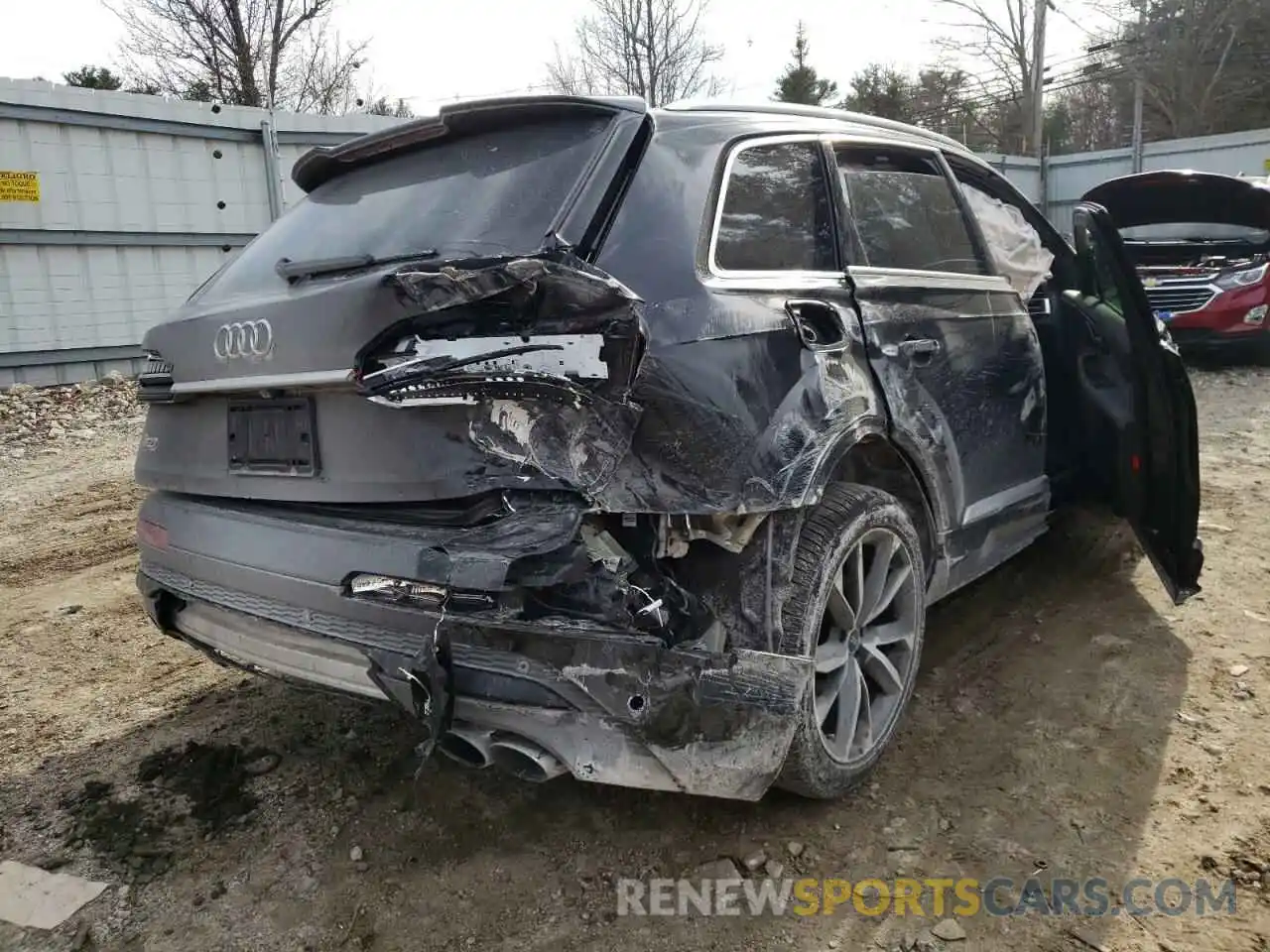 4 Photograph of a damaged car WA1AWBF77ND004849 AUDI SQ7 2022