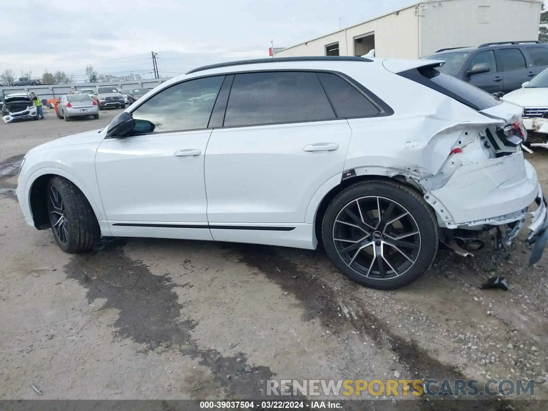 14 Photograph of a damaged car WA1CWBF19ND009412 AUDI SQ8 2022