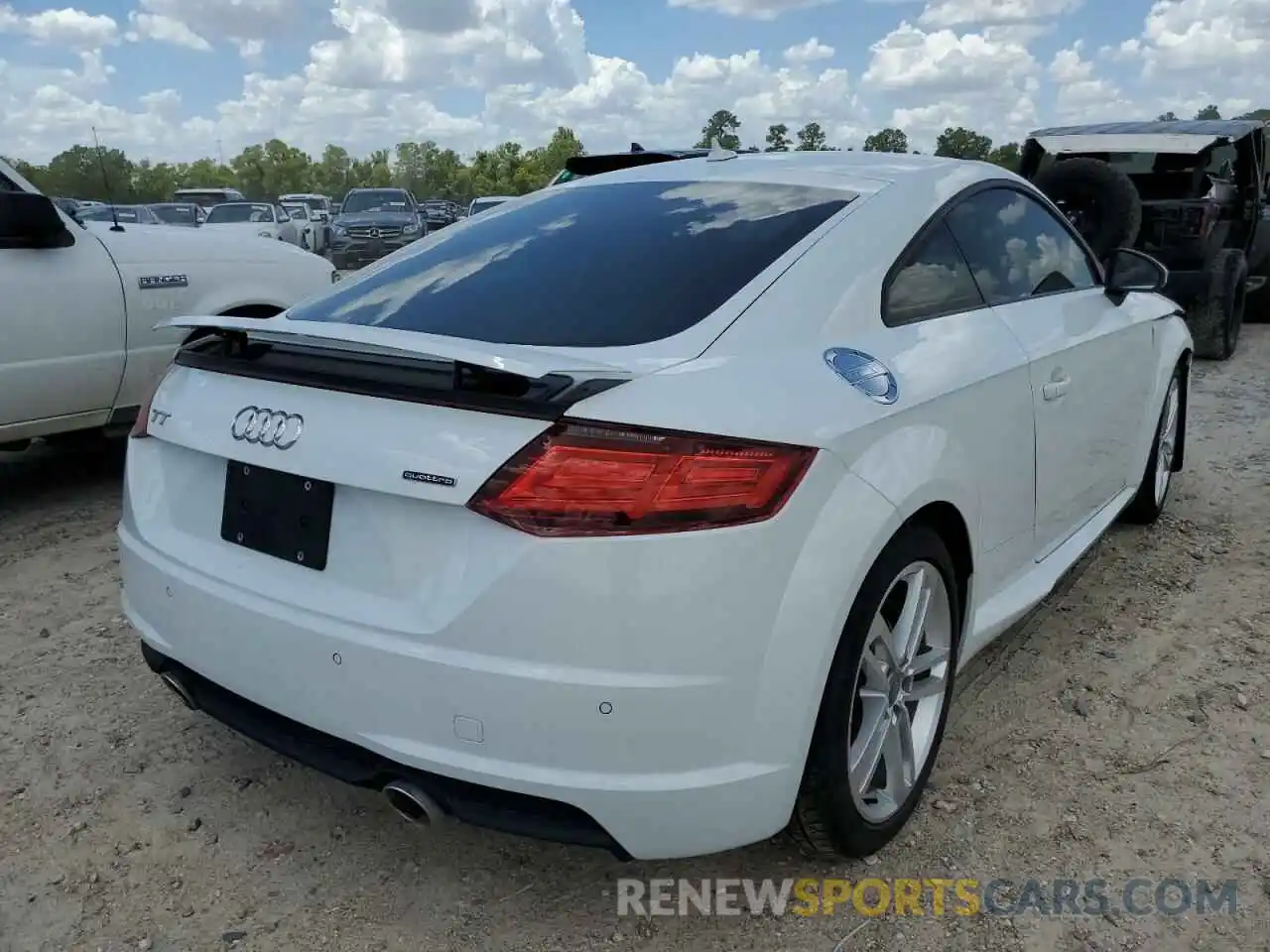 4 Photograph of a damaged car TRUAEAFV5L1002913 AUDI TT 2020