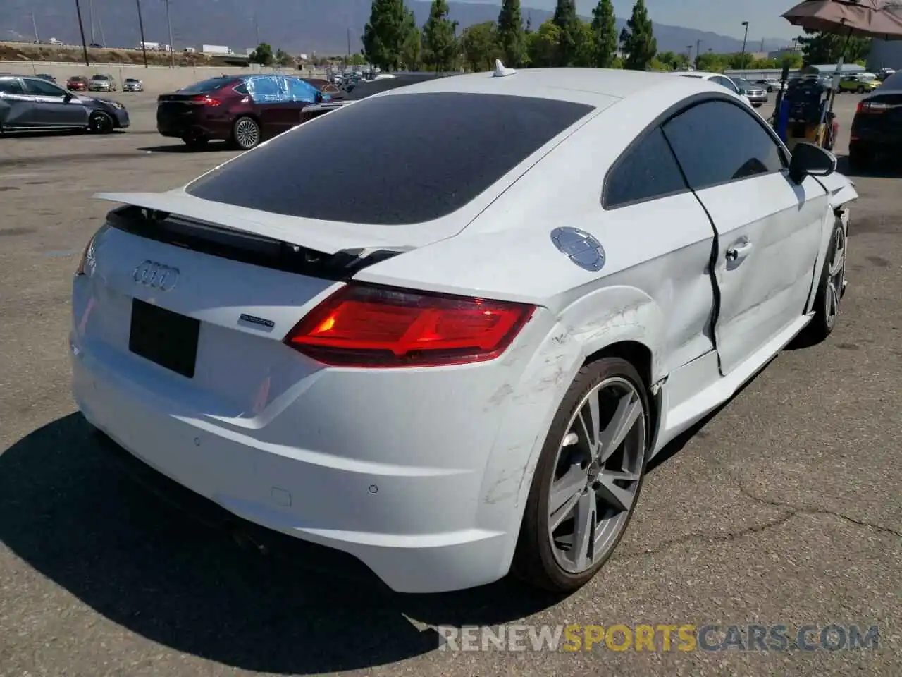 4 Photograph of a damaged car TRUAEAFV3M1002832 AUDI TT 2021