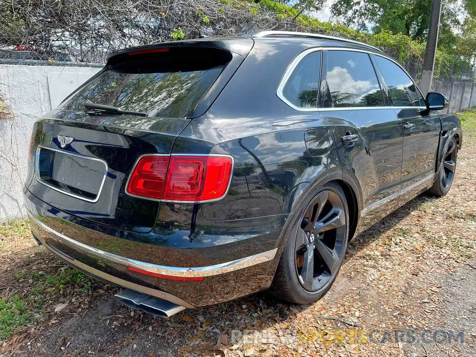 4 Photograph of a damaged car SJAAM2ZV8KC024682 BENTLEY ALL MODELS 2019