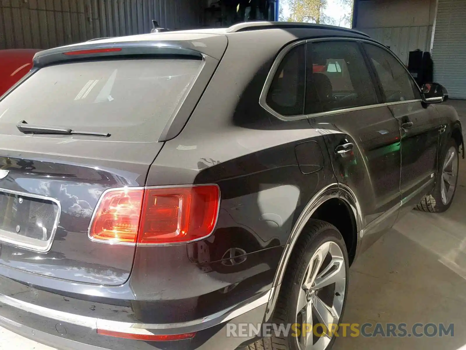 4 Photograph of a damaged car SJAAM2ZV0KC024711 BENTLEY BENTAYGA 2019