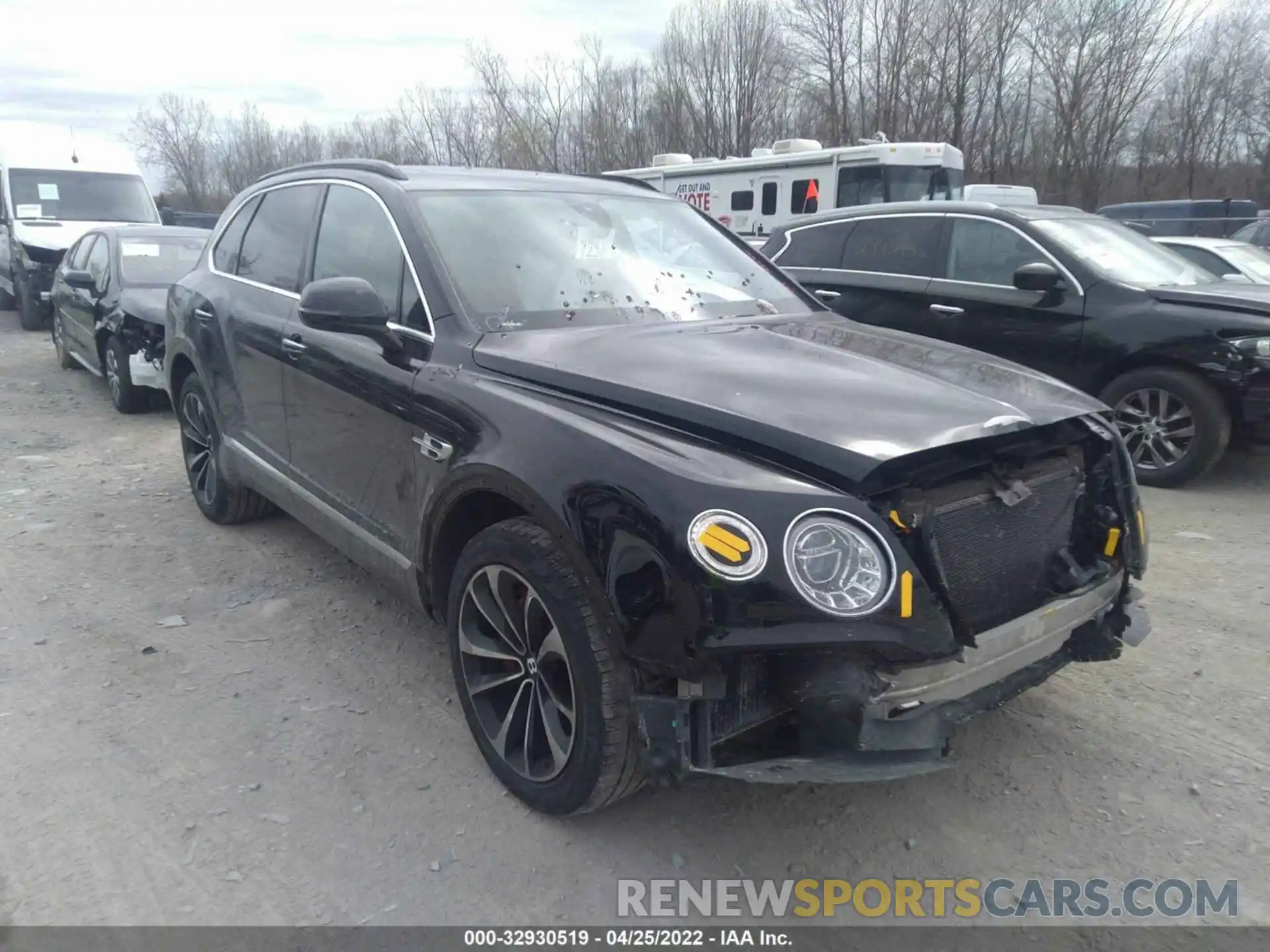 1 Photograph of a damaged car SJAAM2ZV4KC024775 BENTLEY BENTAYGA 2019