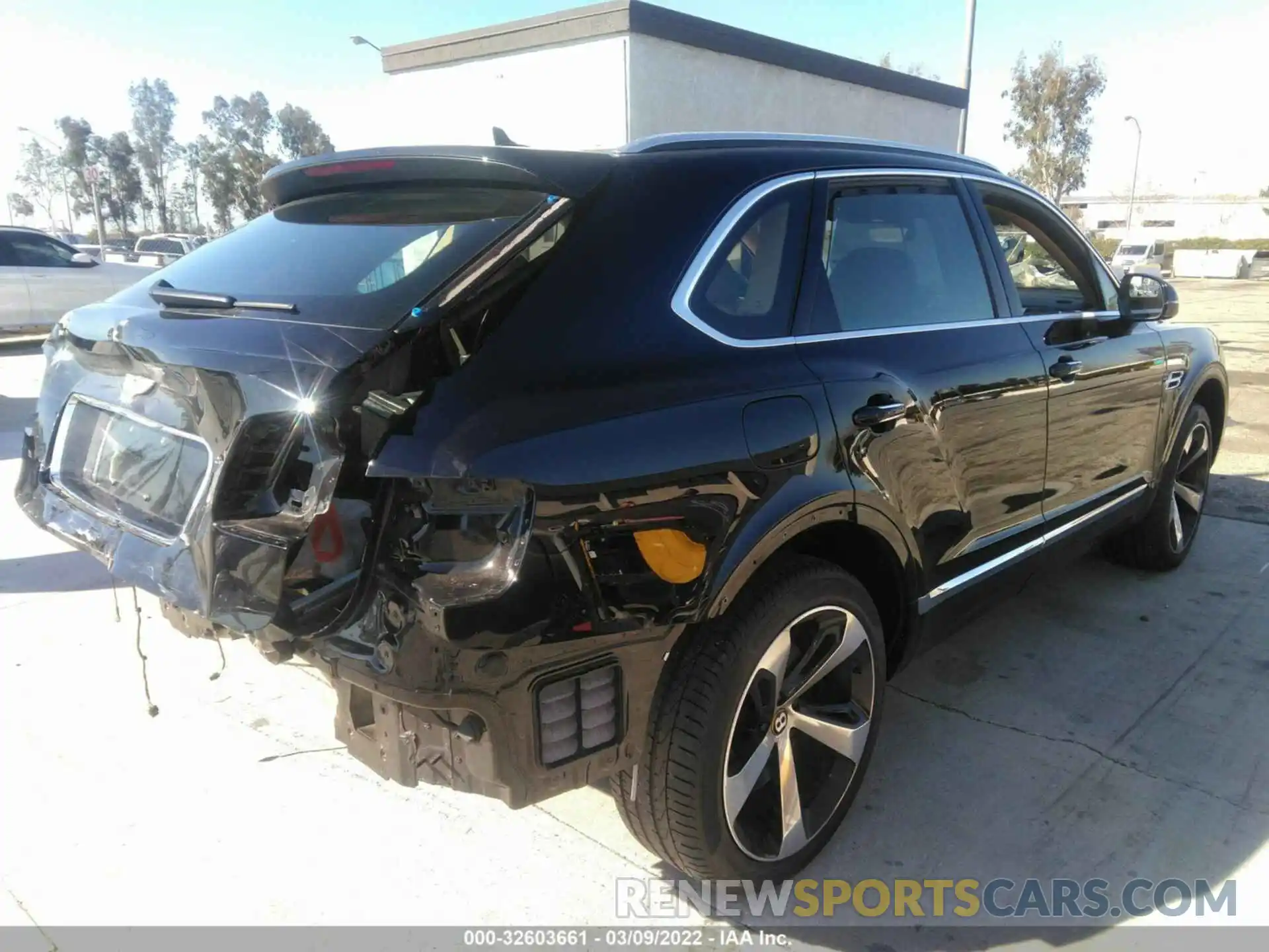 4 Photograph of a damaged car SJAAM2ZV5KC027586 BENTLEY BENTAYGA 2019