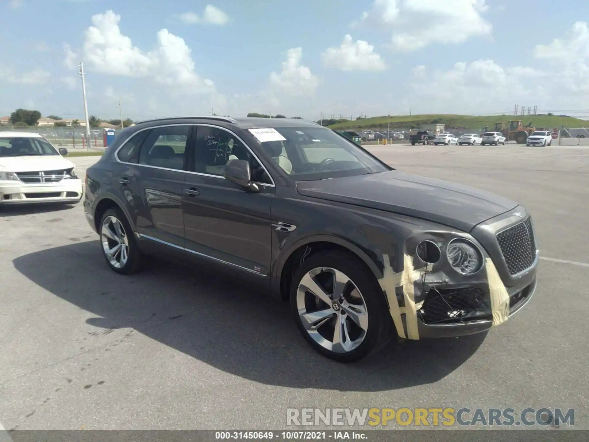 1 Фотография поврежденного автомобиля SJAAM2ZV8KC026948 BENTLEY BENTAYGA 2019