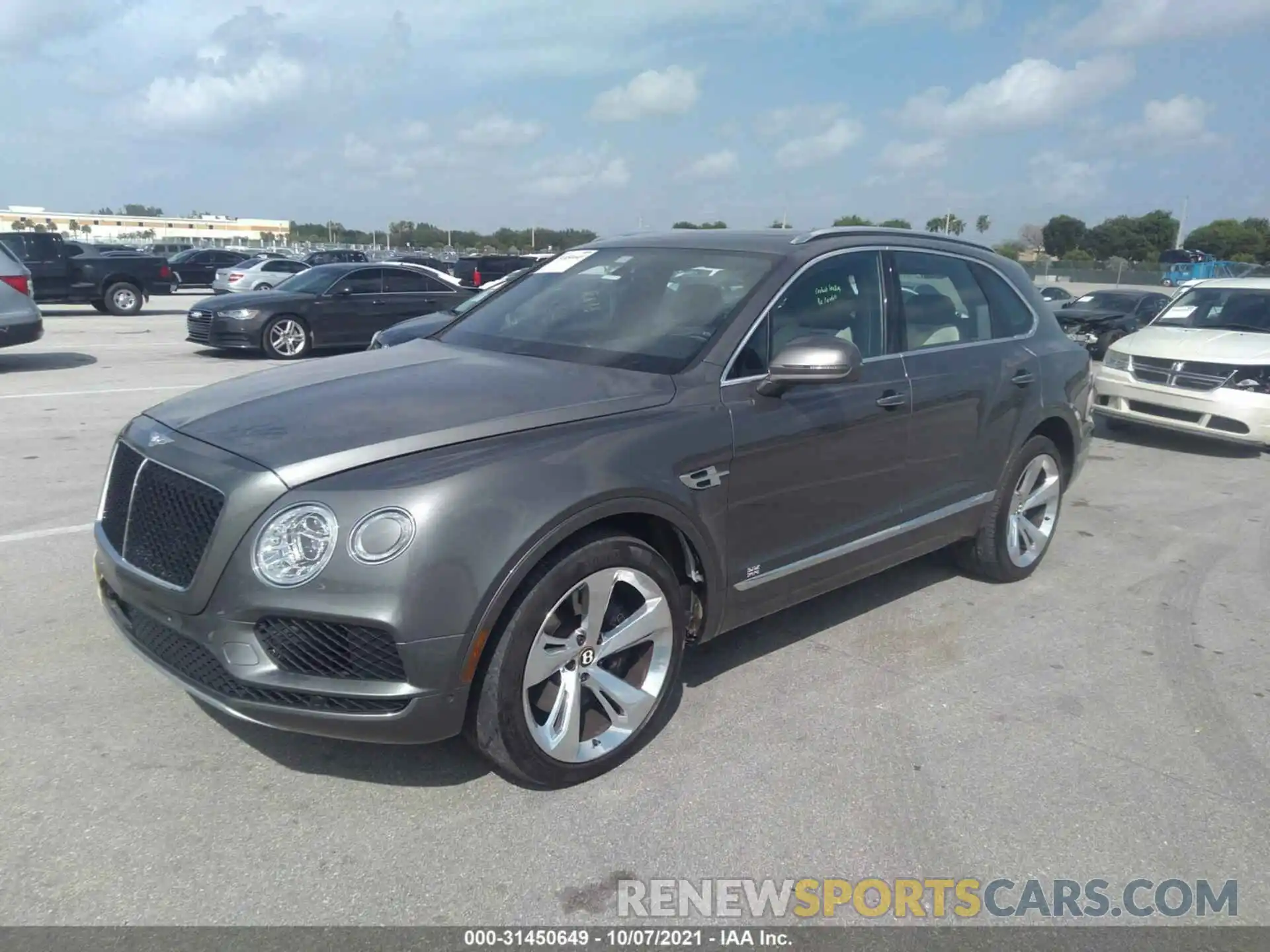 2 Фотография поврежденного автомобиля SJAAM2ZV8KC026948 BENTLEY BENTAYGA 2019