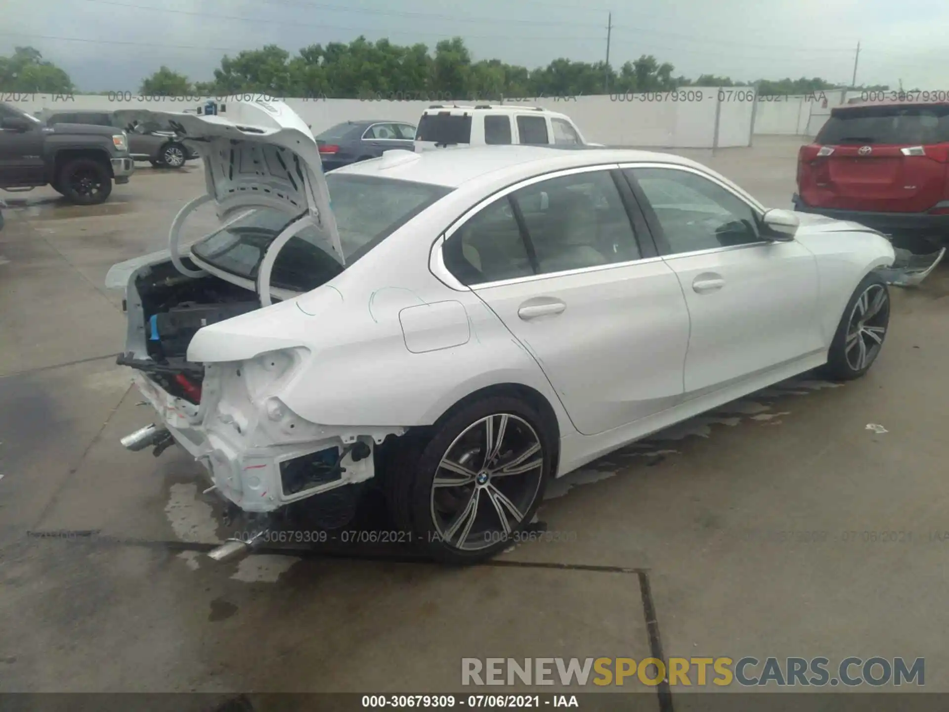 4 Photograph of a damaged car 3MW5R1J50K8A04079 BMW 3 SERIES 2019