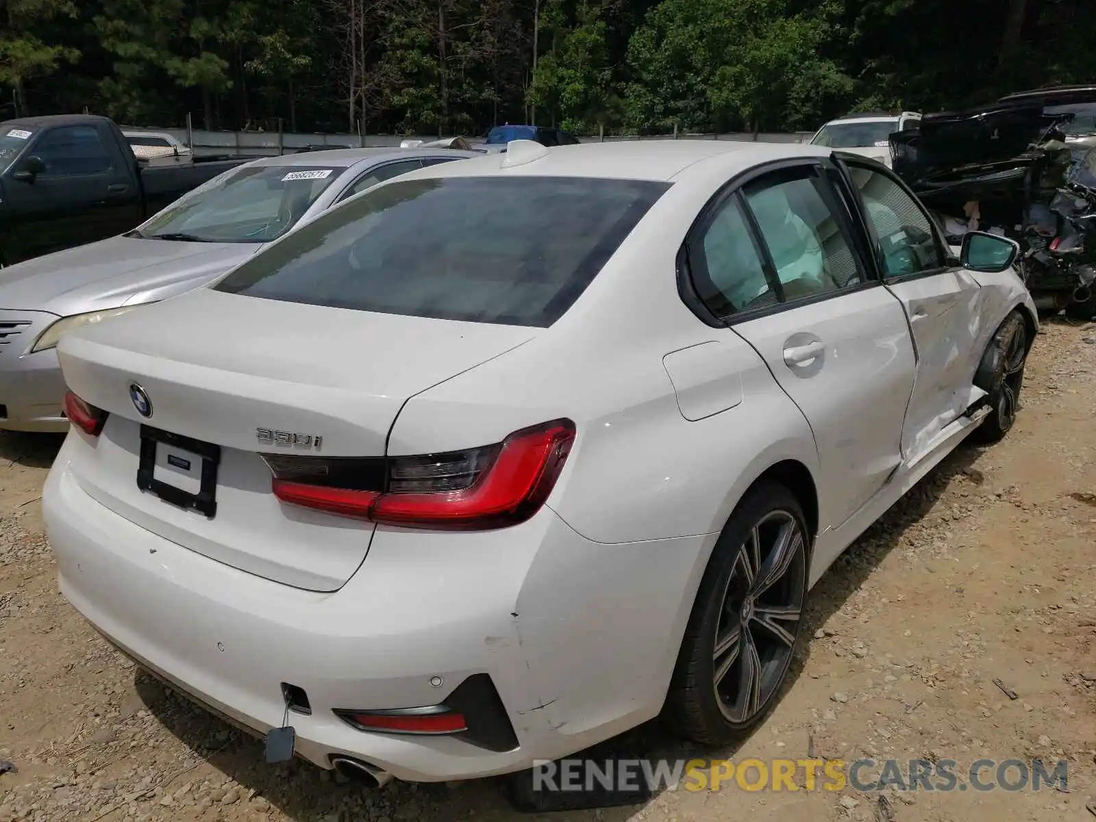 4 Photograph of a damaged car 3MW5R1J51K8A03667 BMW 3 SERIES 2019