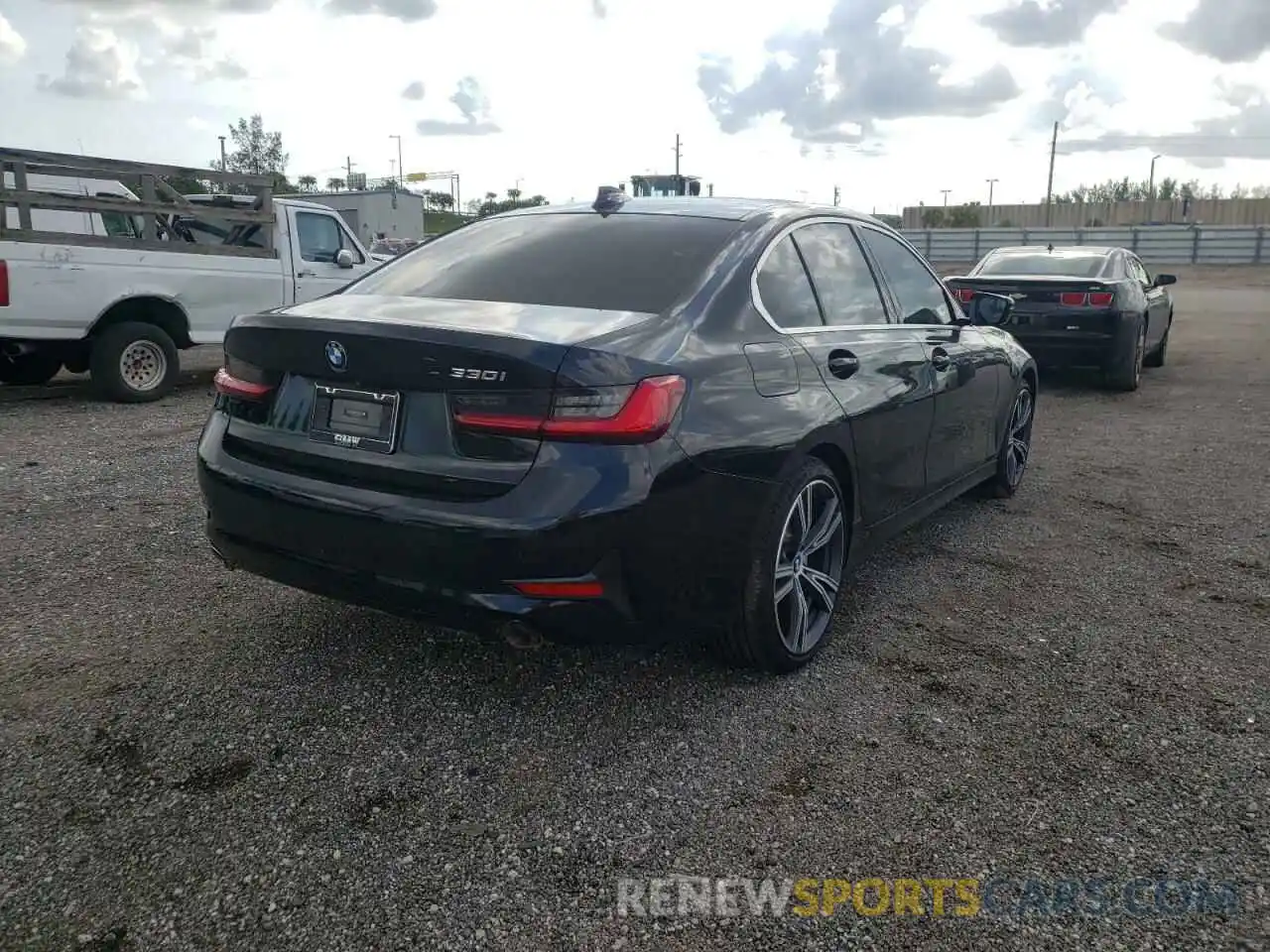 4 Photograph of a damaged car 3MW5R1J52K8A04357 BMW 3 SERIES 2019