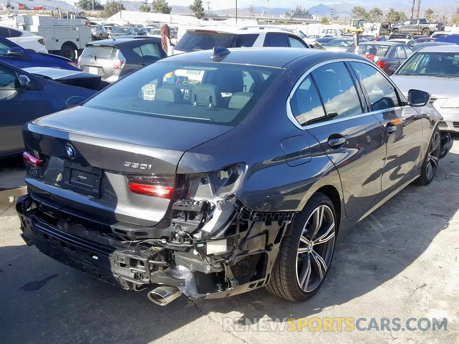 4 Photograph of a damaged car 3MW5R1J53K8B03642 BMW 3 SERIES 2019