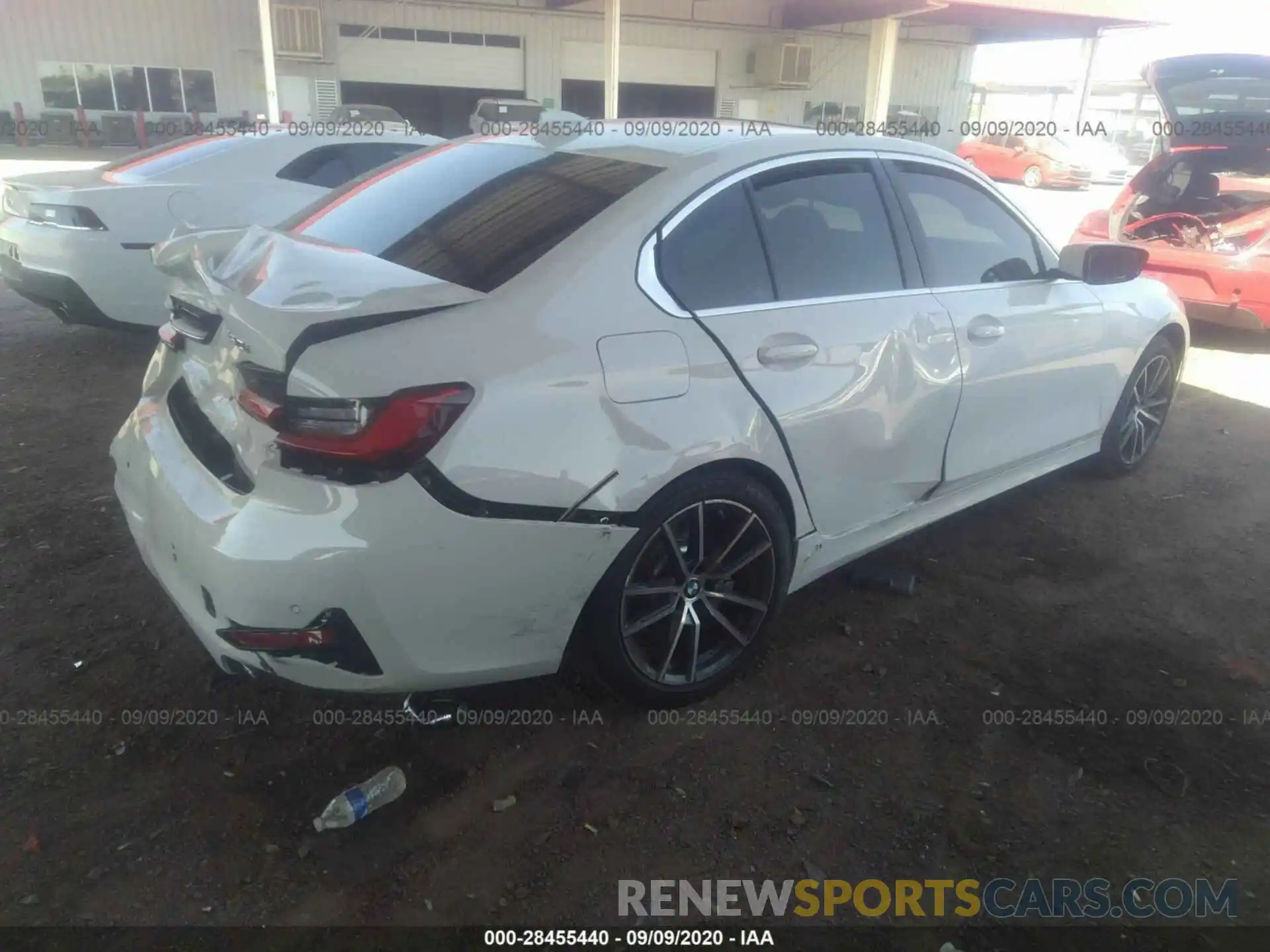 4 Photograph of a damaged car 3MW5R1J54K8B02628 BMW 3 SERIES 2019