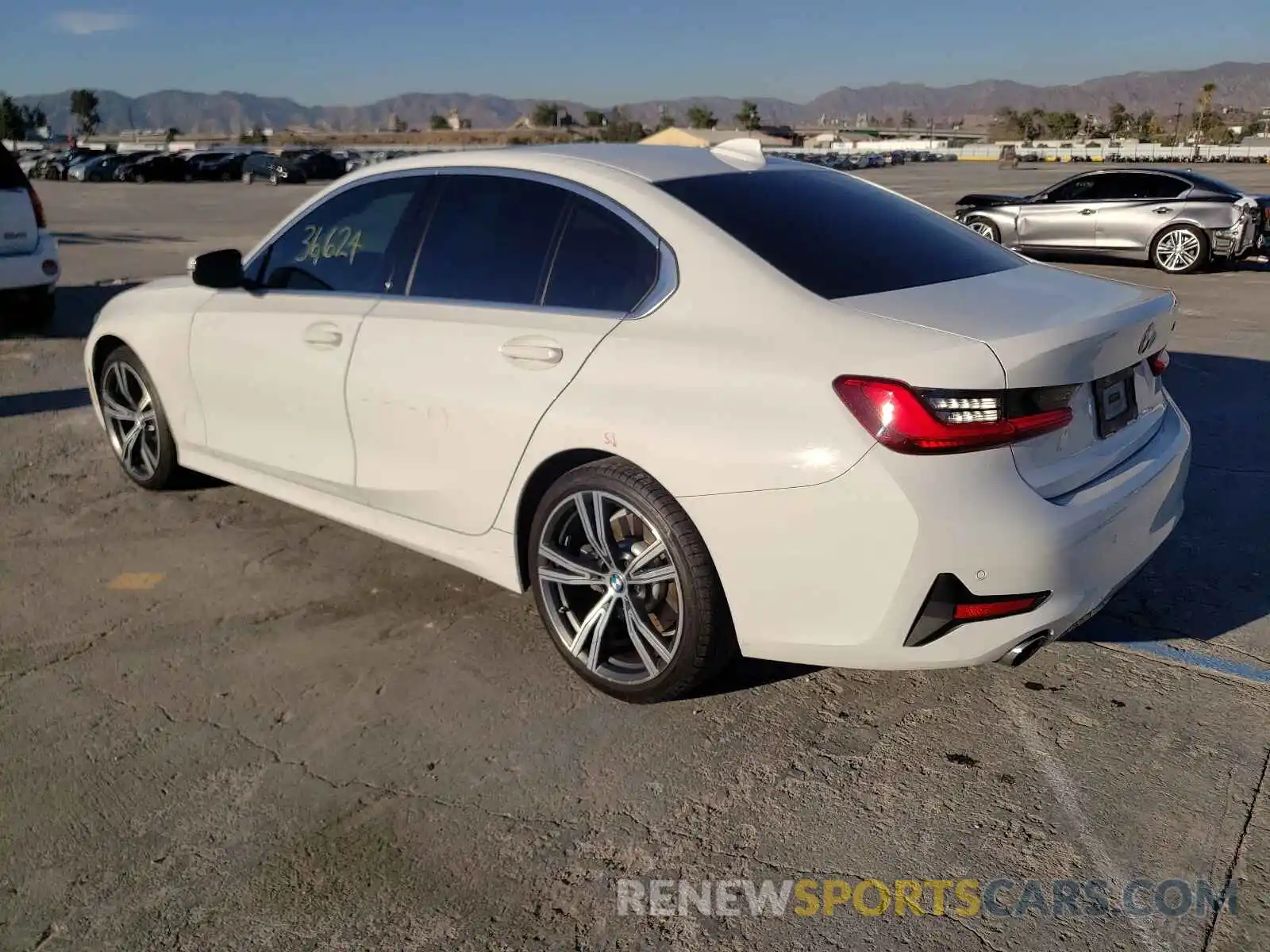 3 Photograph of a damaged car 3MW5R1J55K8A04384 BMW 3 SERIES 2019