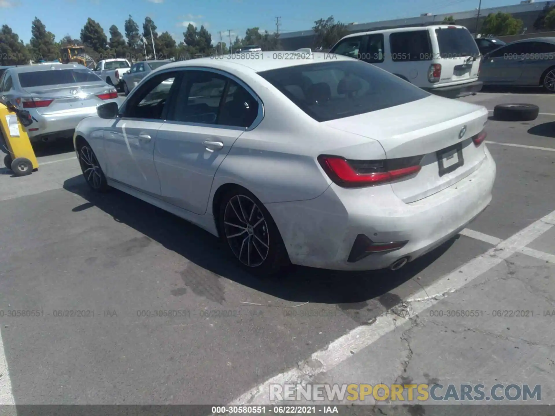 3 Photograph of a damaged car 3MW5R1J55K8B00838 BMW 3 SERIES 2019