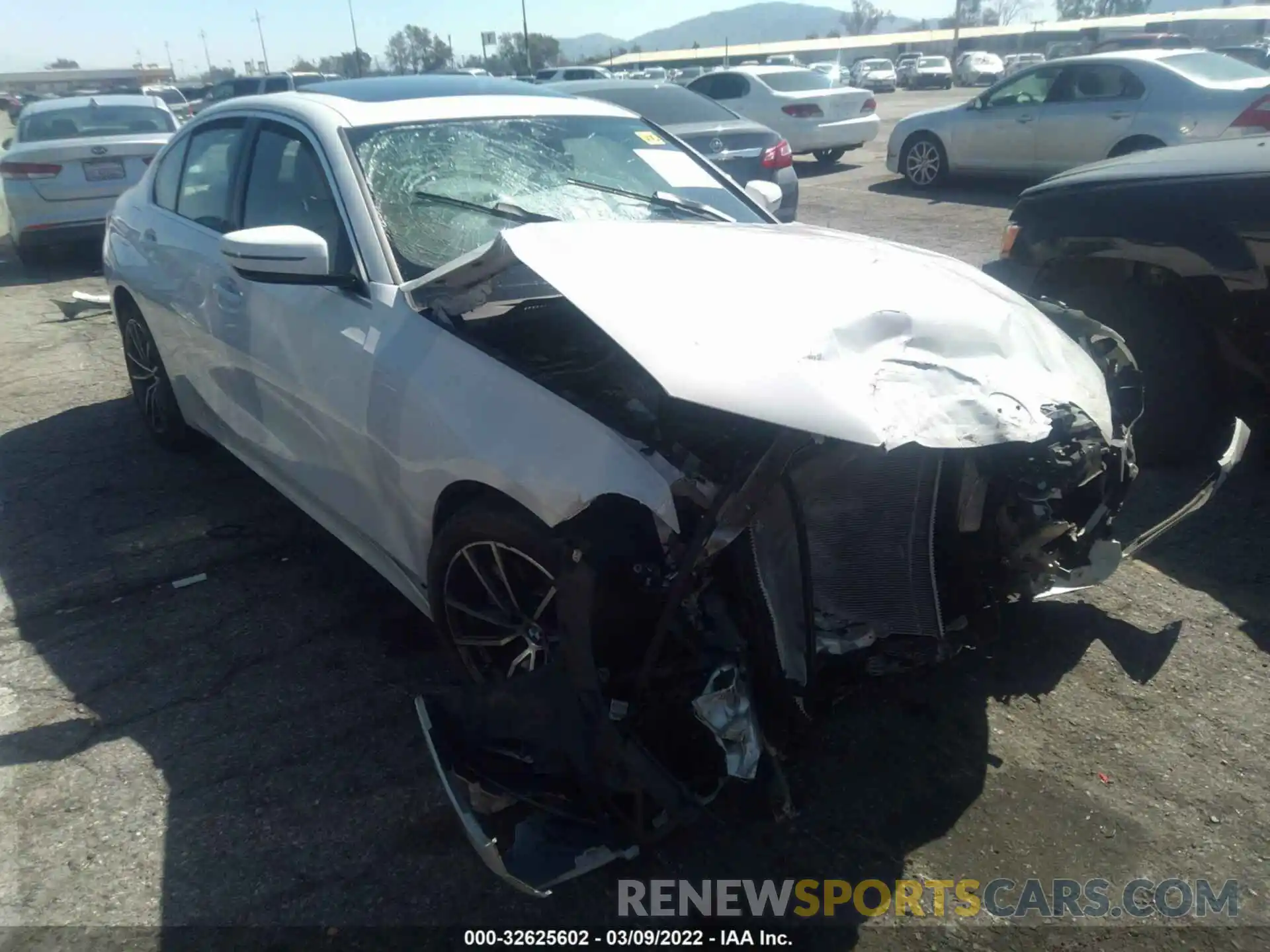 1 Photograph of a damaged car 3MW5R1J55K8B03643 BMW 3 SERIES 2019