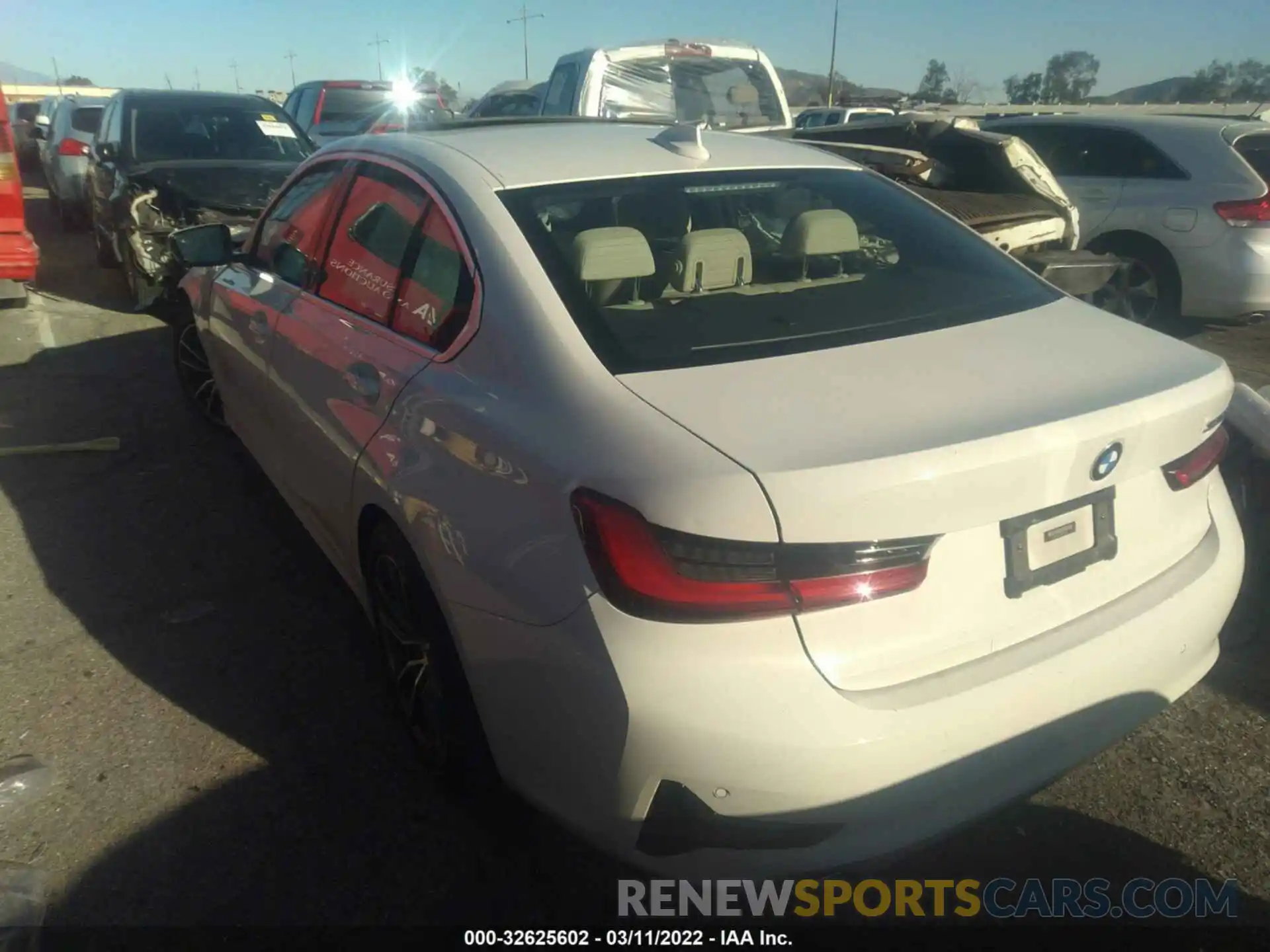 3 Photograph of a damaged car 3MW5R1J55K8B03643 BMW 3 SERIES 2019