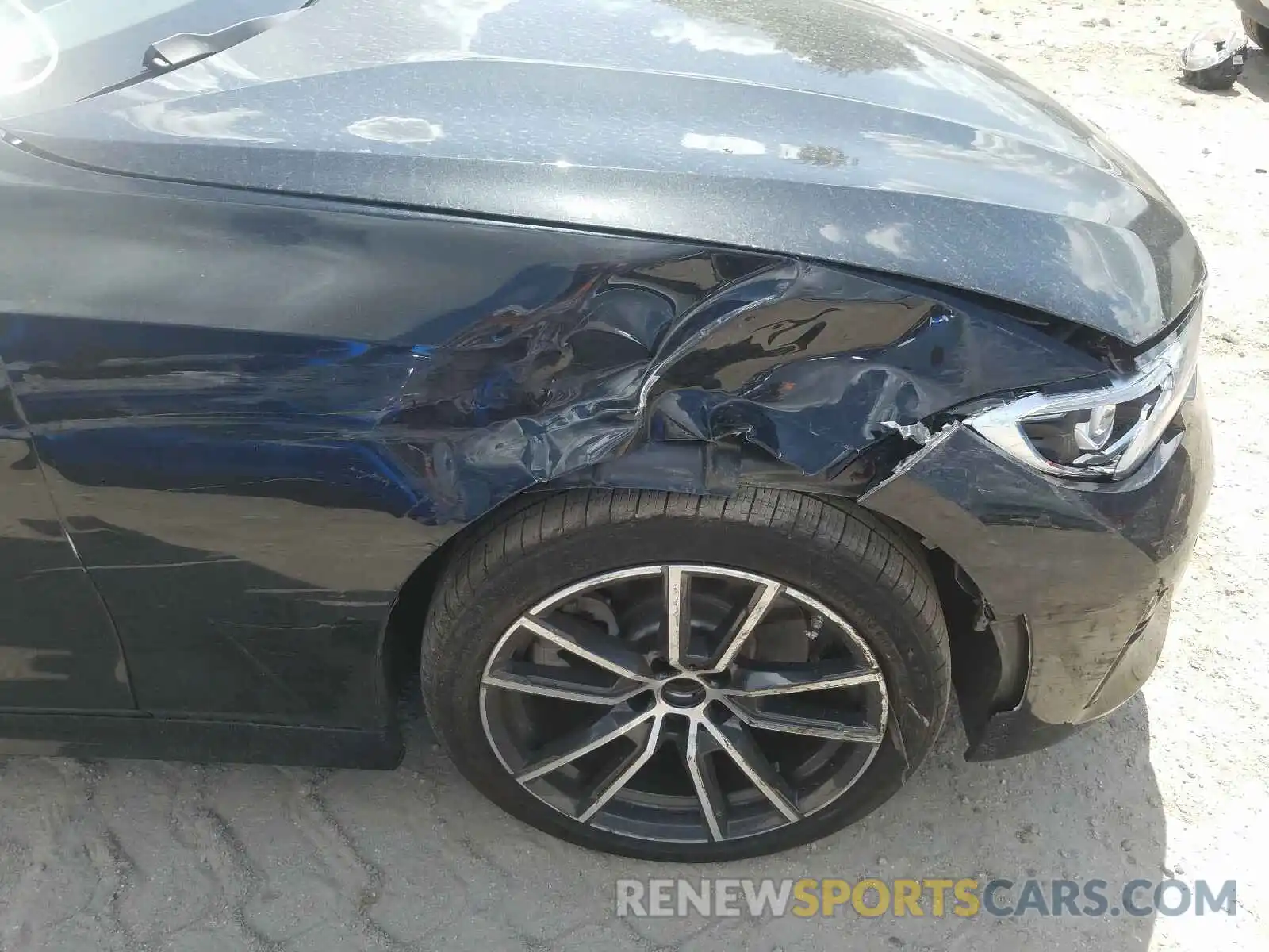 10 Photograph of a damaged car 3MW5R1J56K8B00265 BMW 3 SERIES 2019