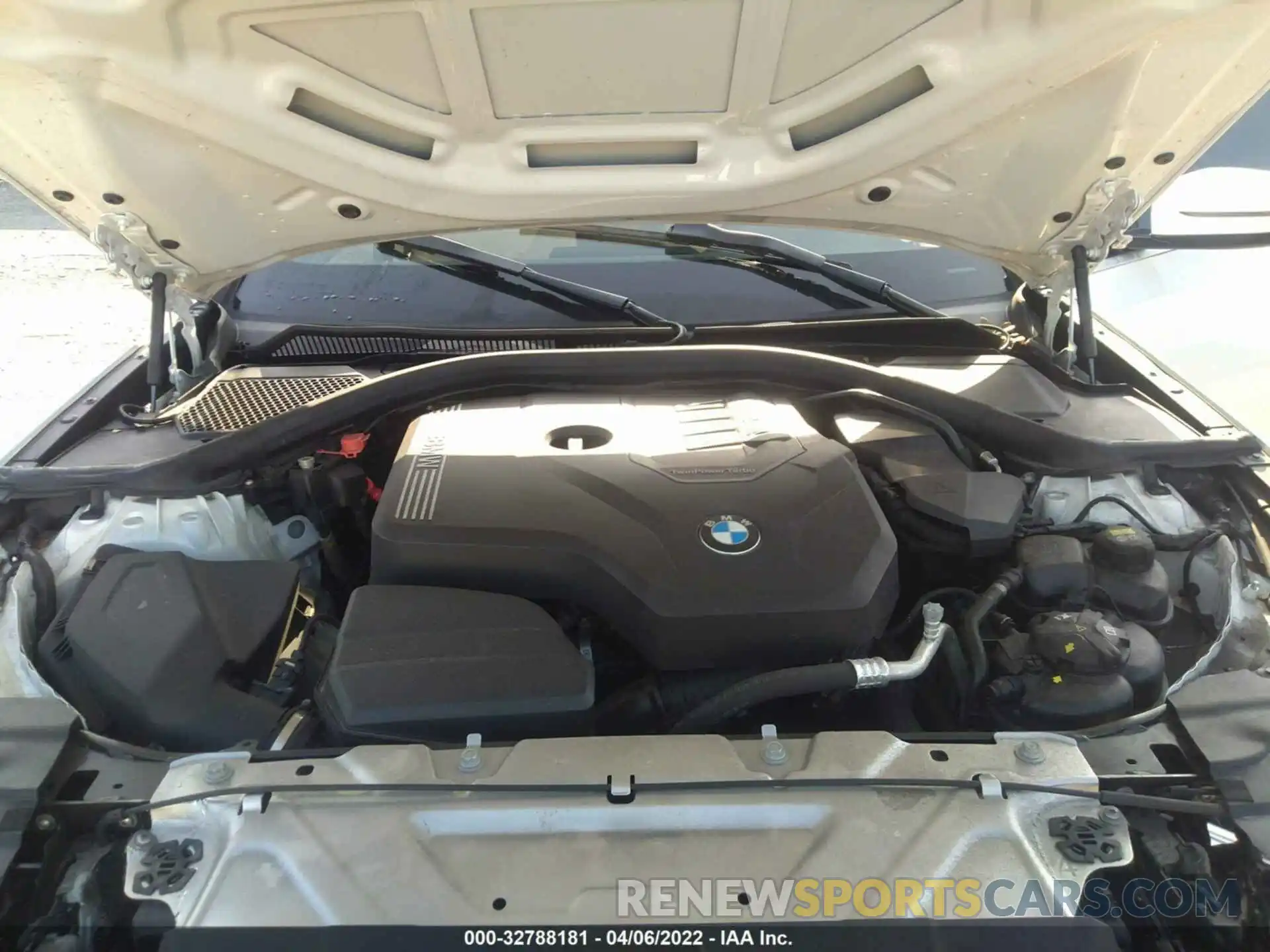 10 Photograph of a damaged car 3MW5R1J57K8A04077 BMW 3 SERIES 2019