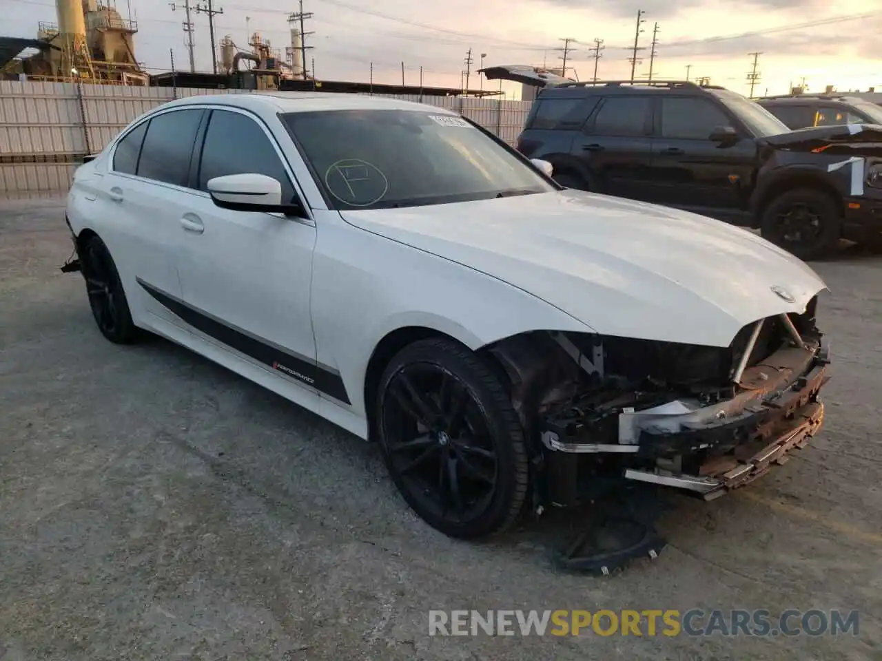 1 Photograph of a damaged car 3MW5R1J57K8A05634 BMW 3 SERIES 2019