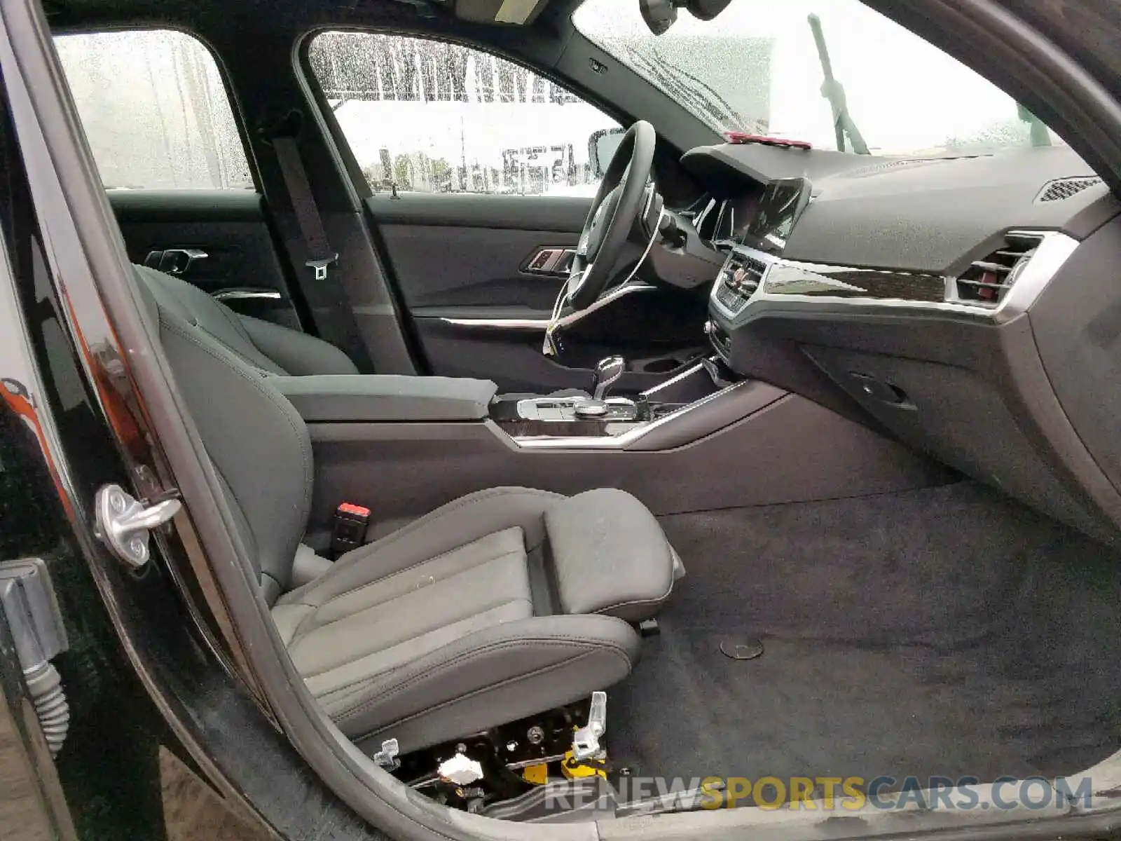 5 Photograph of a damaged car 3MW5R1J58K8B00722 BMW 3 SERIES 2019