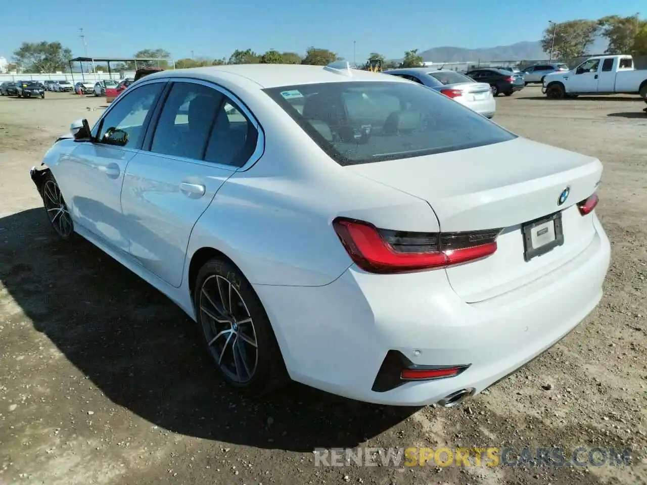 3 Photograph of a damaged car 3MW5R1J58K8B01899 BMW 3 SERIES 2019