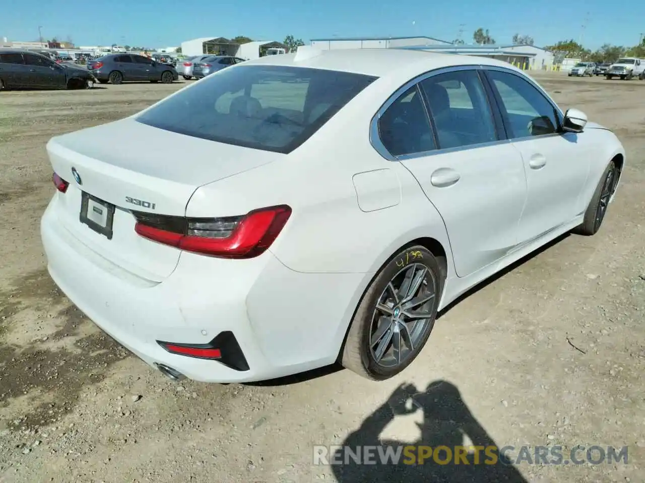 4 Photograph of a damaged car 3MW5R1J58K8B01899 BMW 3 SERIES 2019