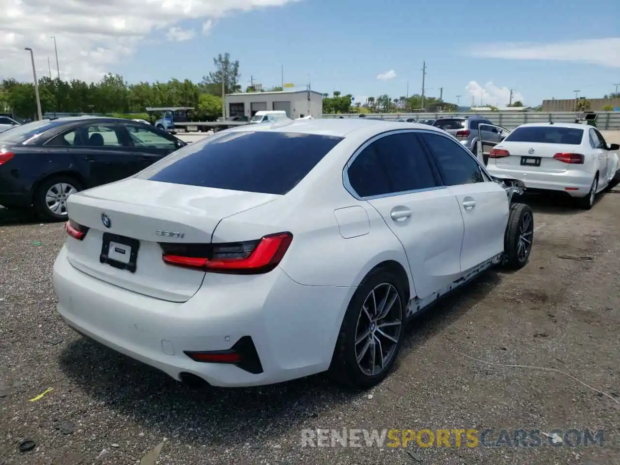 4 Photograph of a damaged car 3MW5R1J59K8A04288 BMW 3 SERIES 2019