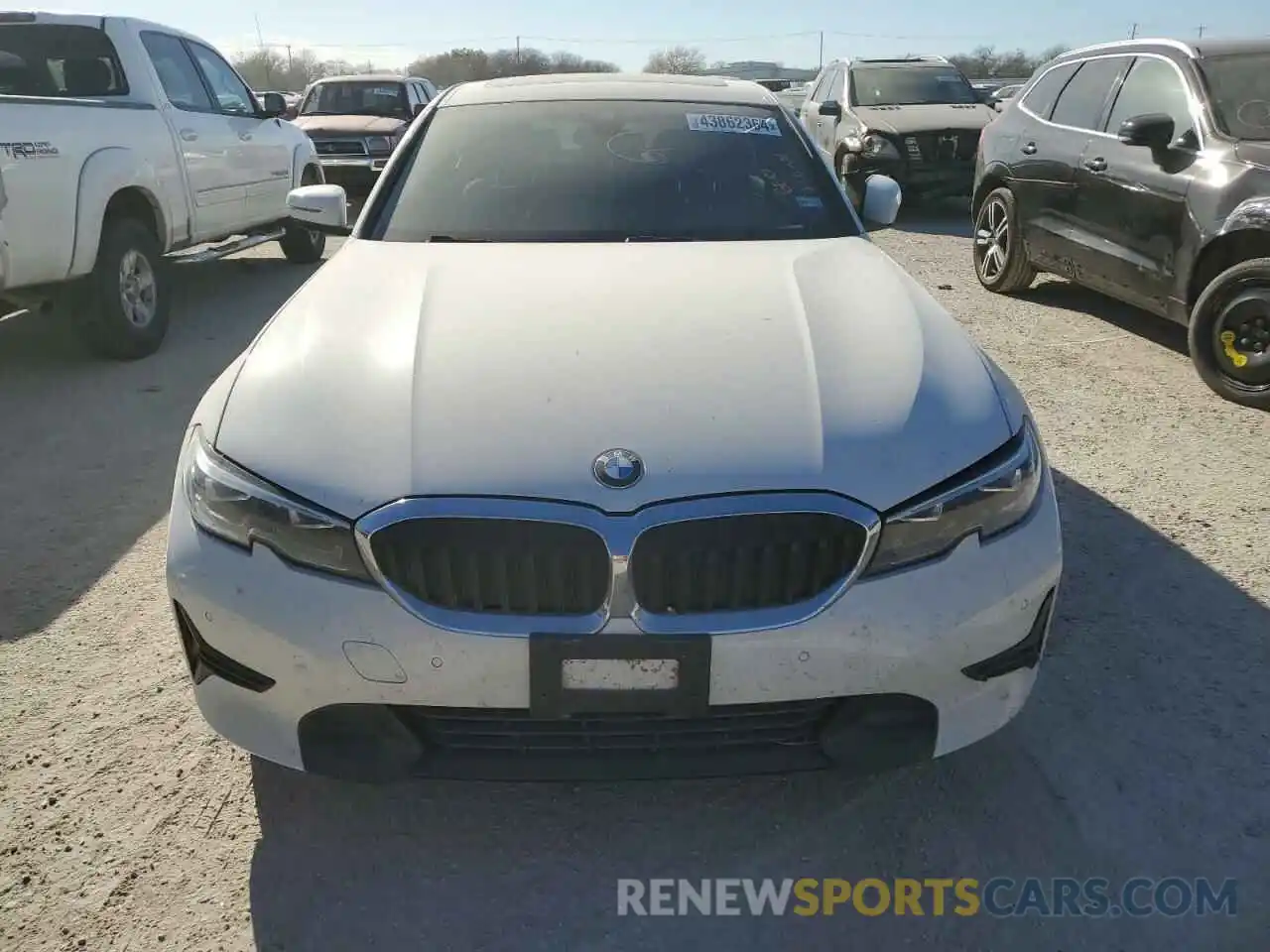 5 Photograph of a damaged car 3MW5R1J59K8B01409 BMW 3 SERIES 2019