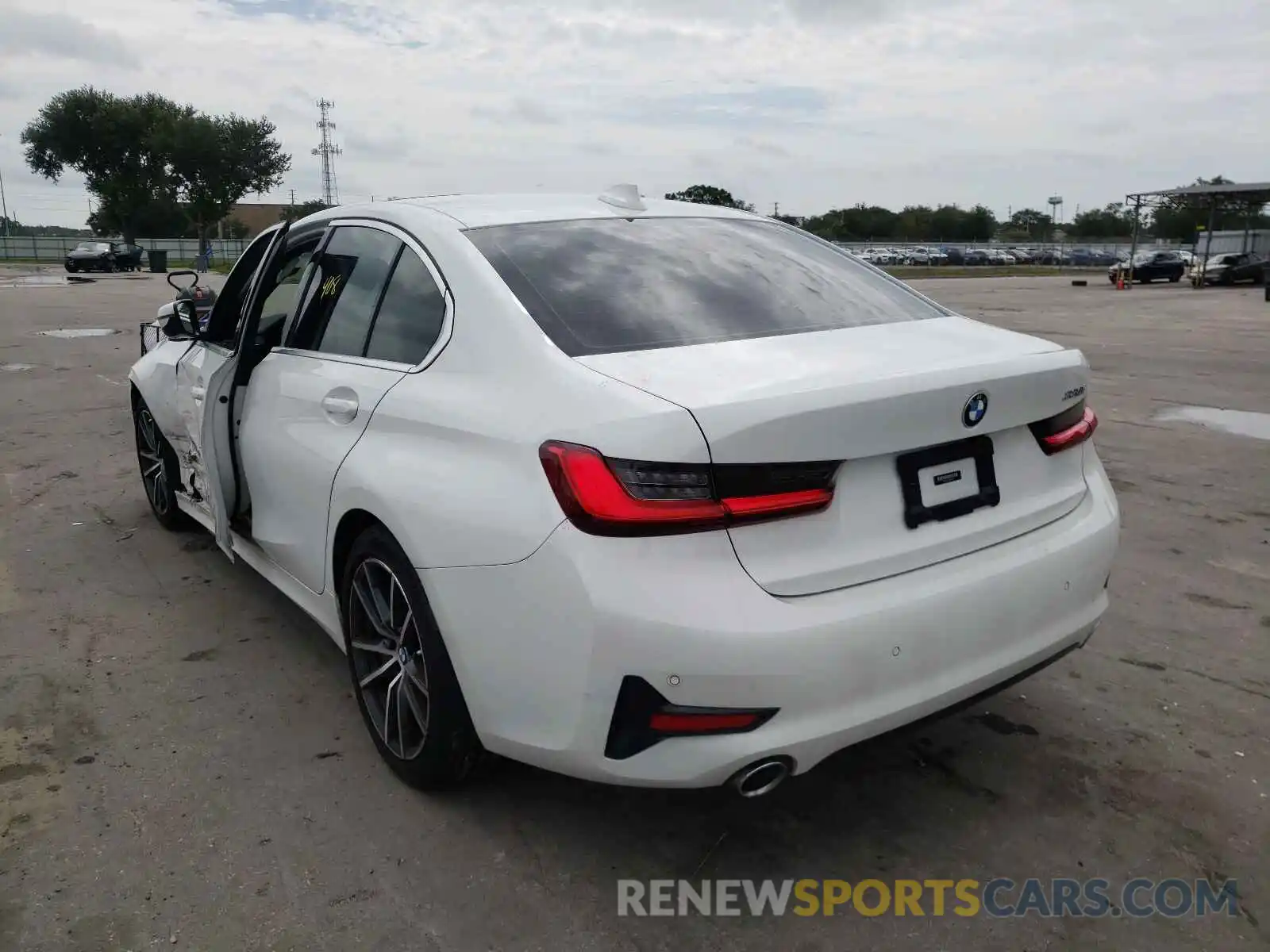 3 Photograph of a damaged car 3MW5R1J5XK8B00155 BMW 3 SERIES 2019