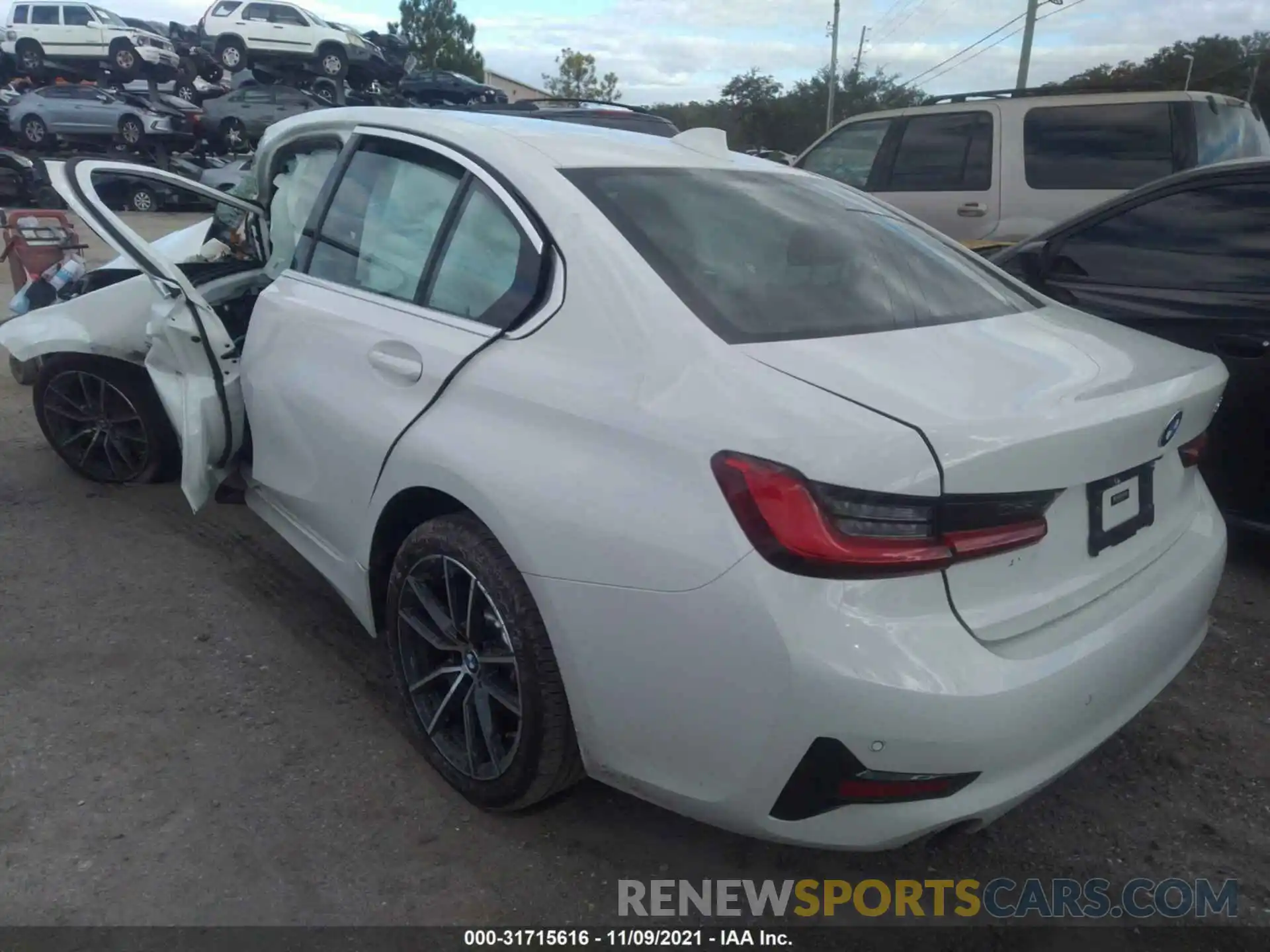 3 Photograph of a damaged car 3MW5R1J5XK8B00205 BMW 3 SERIES 2019