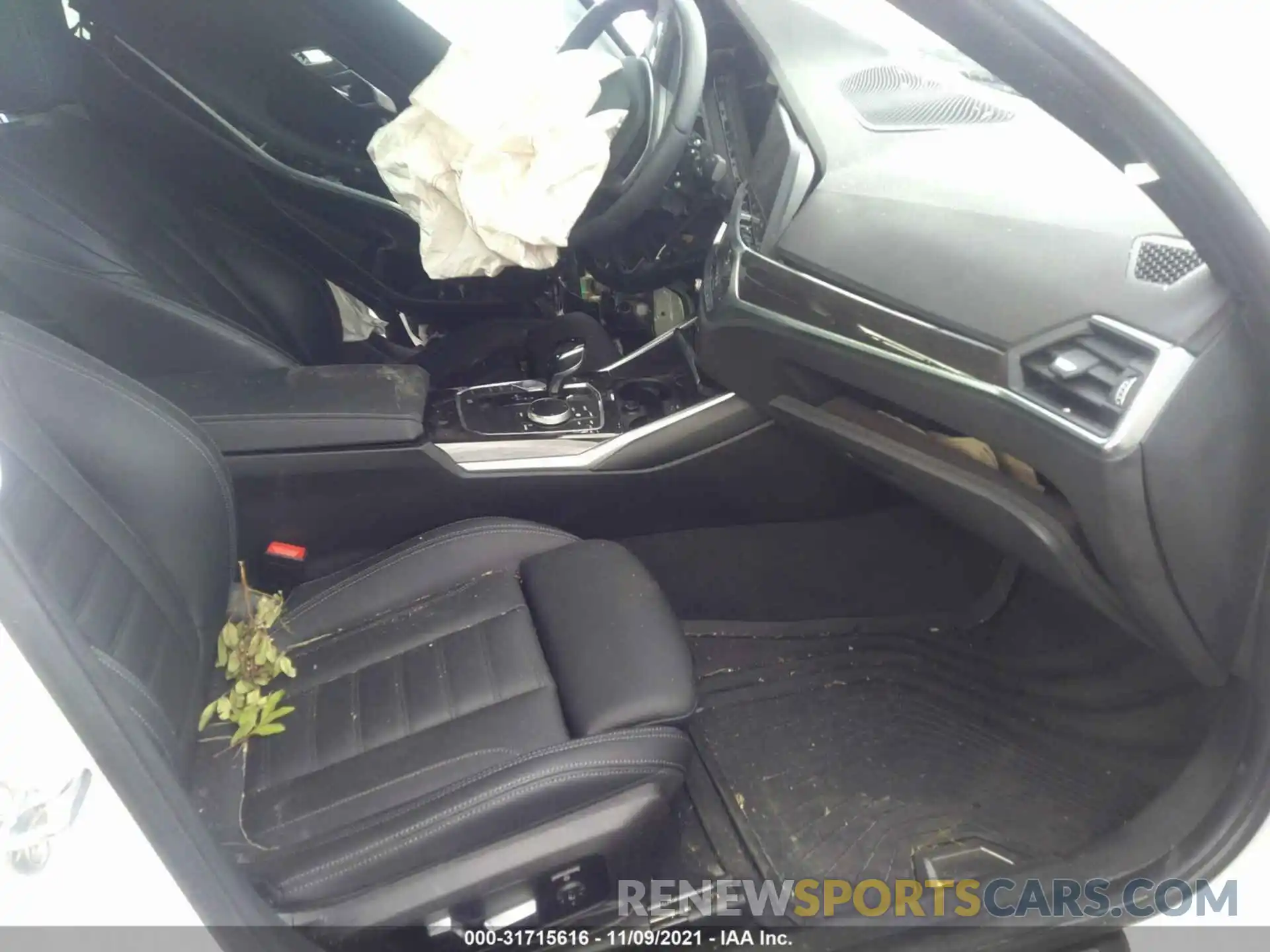 5 Photograph of a damaged car 3MW5R1J5XK8B00205 BMW 3 SERIES 2019