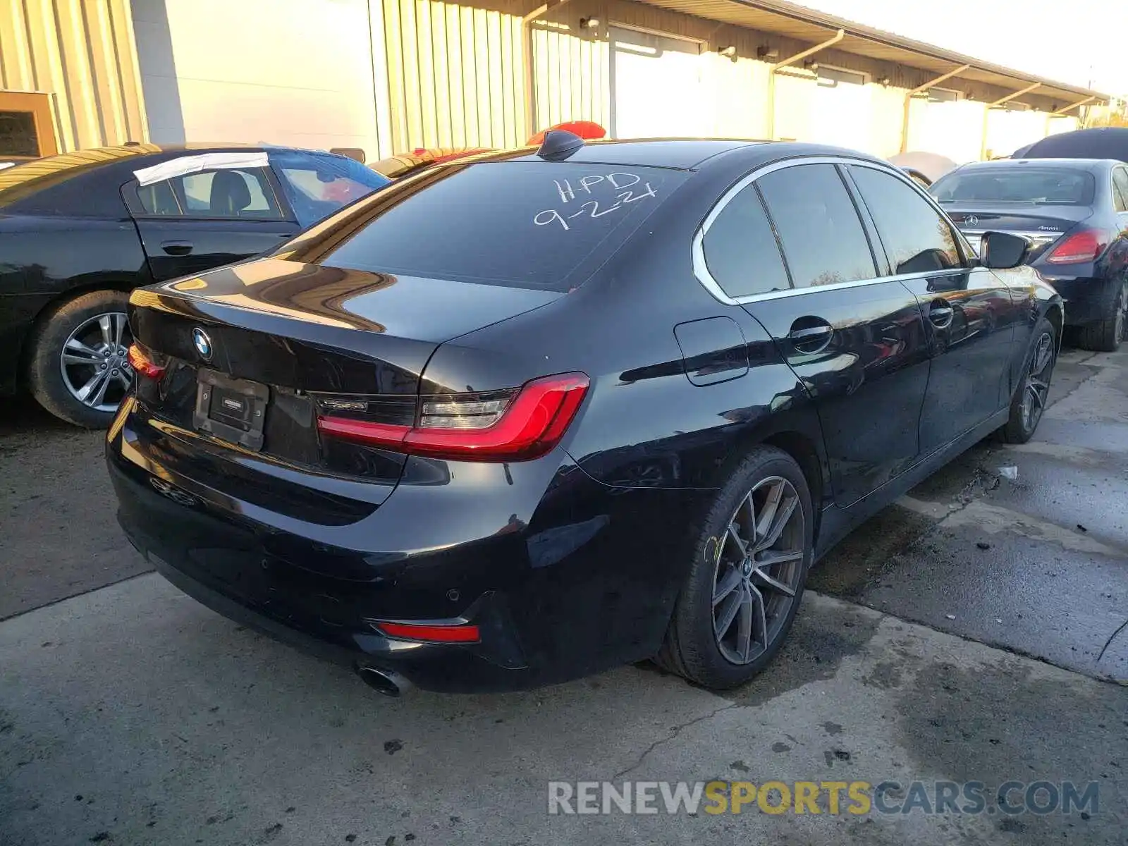 4 Photograph of a damaged car 3MW5R7J50K8B03178 BMW 3 SERIES 2019