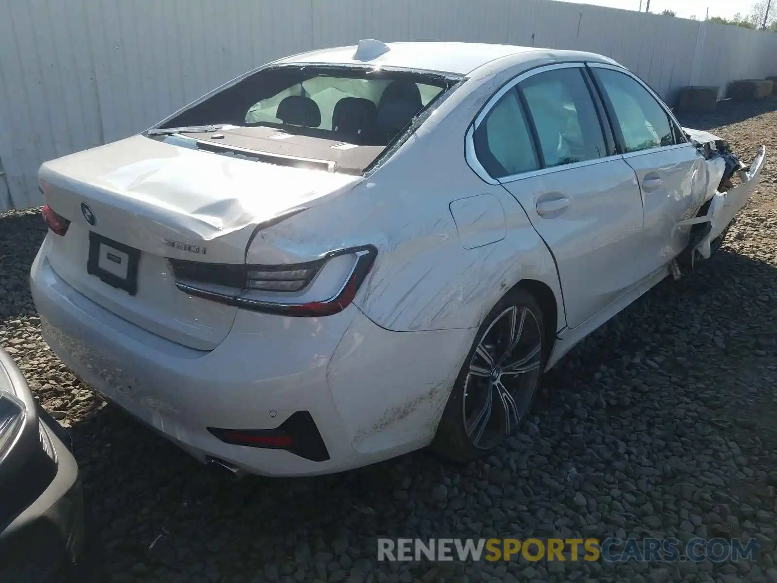 4 Photograph of a damaged car 3MW5R7J51K8B00015 BMW 3 SERIES 2019