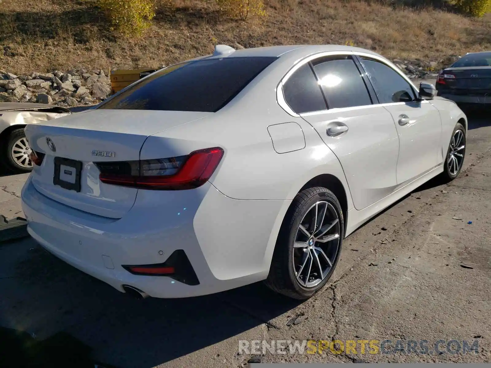 4 Photograph of a damaged car 3MW5R7J51K8B02363 BMW 3 SERIES 2019