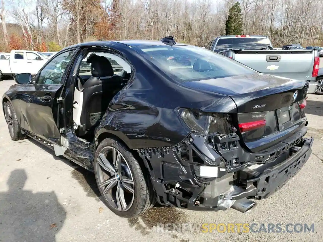 3 Photograph of a damaged car 3MW5R7J53K8A04869 BMW 3 SERIES 2019