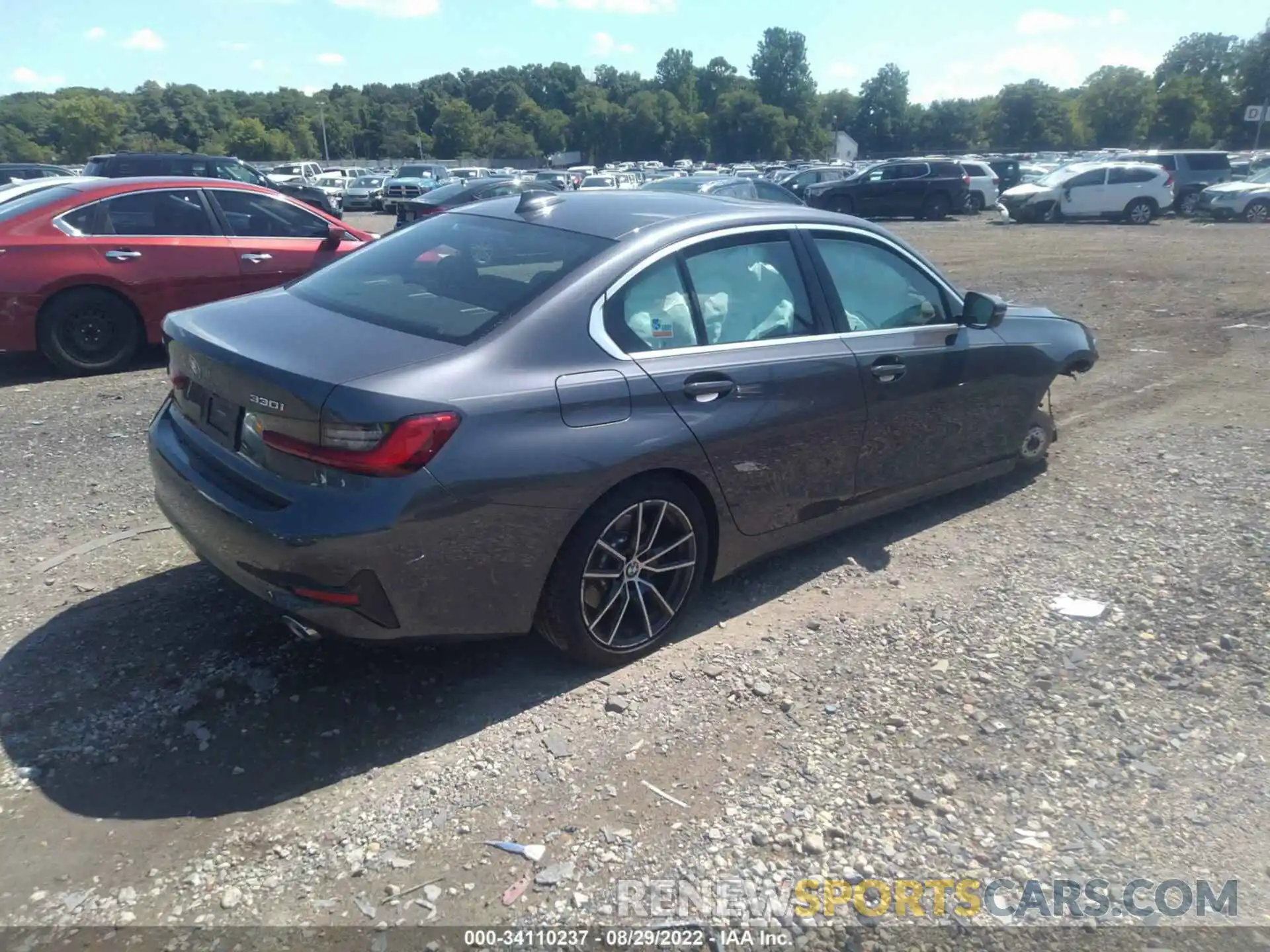 4 Photograph of a damaged car 3MW5R7J53K8B02848 BMW 3 SERIES 2019