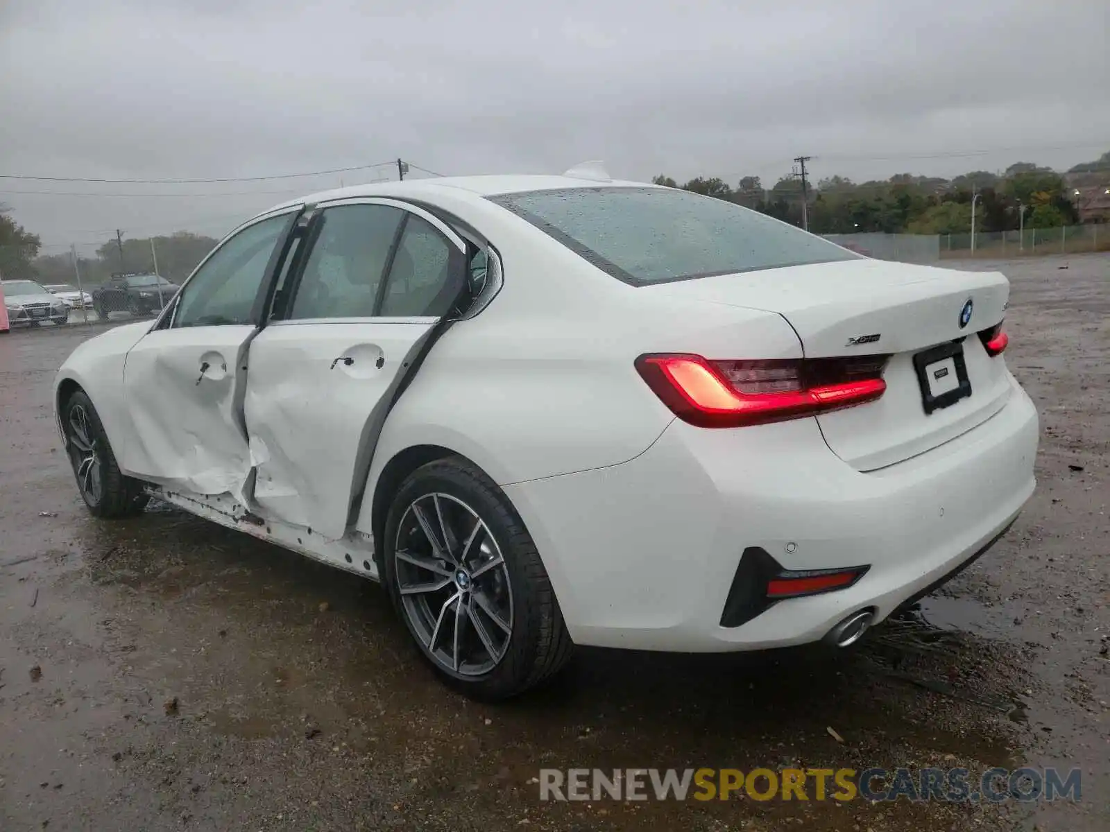 3 Photograph of a damaged car 3MW5R7J54K8B00302 BMW 3 SERIES 2019