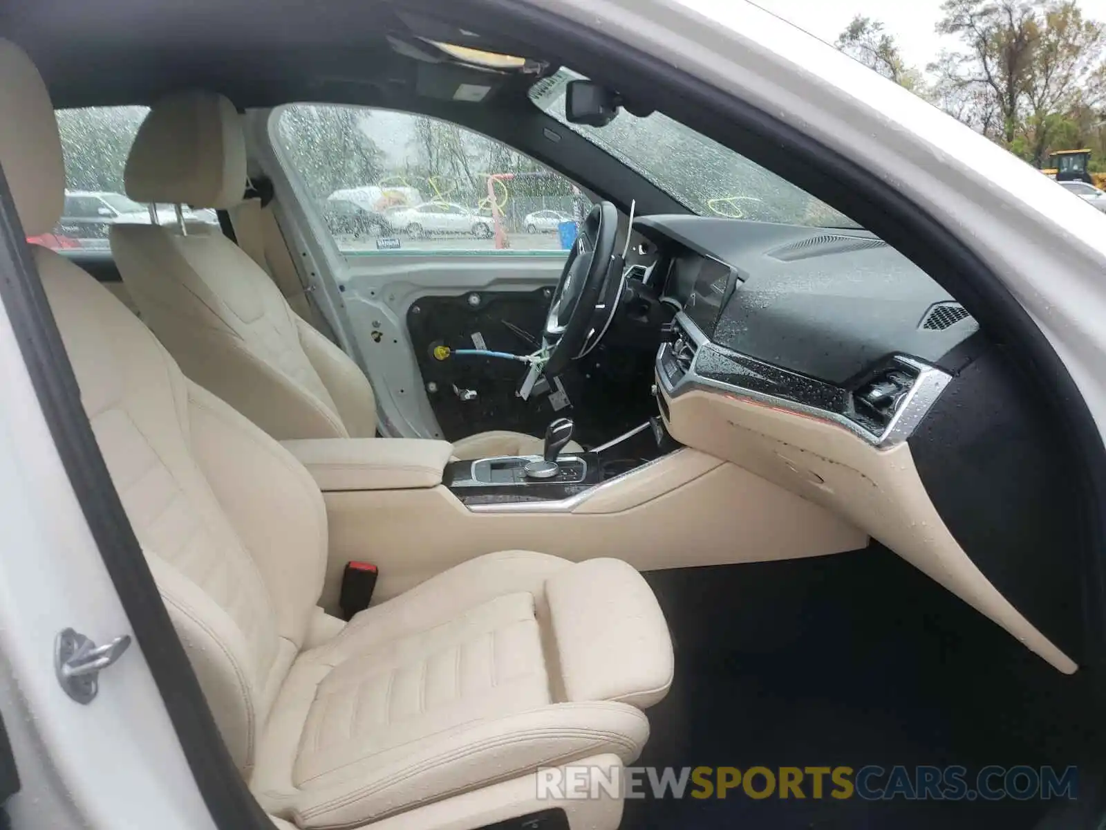 5 Photograph of a damaged car 3MW5R7J54K8B00302 BMW 3 SERIES 2019