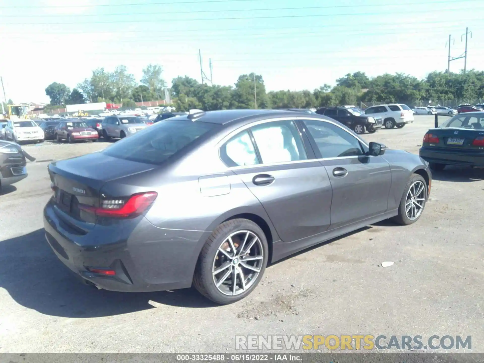 4 Photograph of a damaged car 3MW5R7J55K8A05067 BMW 3 SERIES 2019