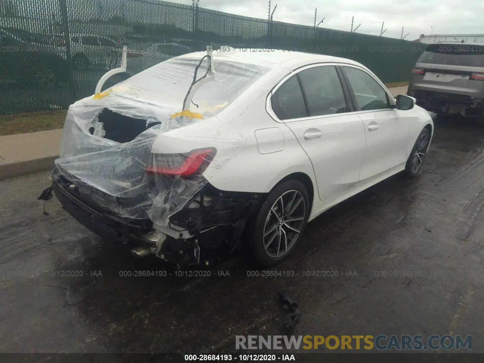 4 Photograph of a damaged car 3MW5R7J55K8A26484 BMW 3 SERIES 2019