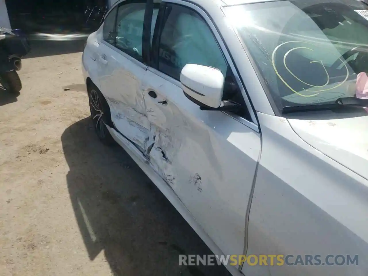 9 Photograph of a damaged car 3MW5R7J55K8B03354 BMW 3 SERIES 2019