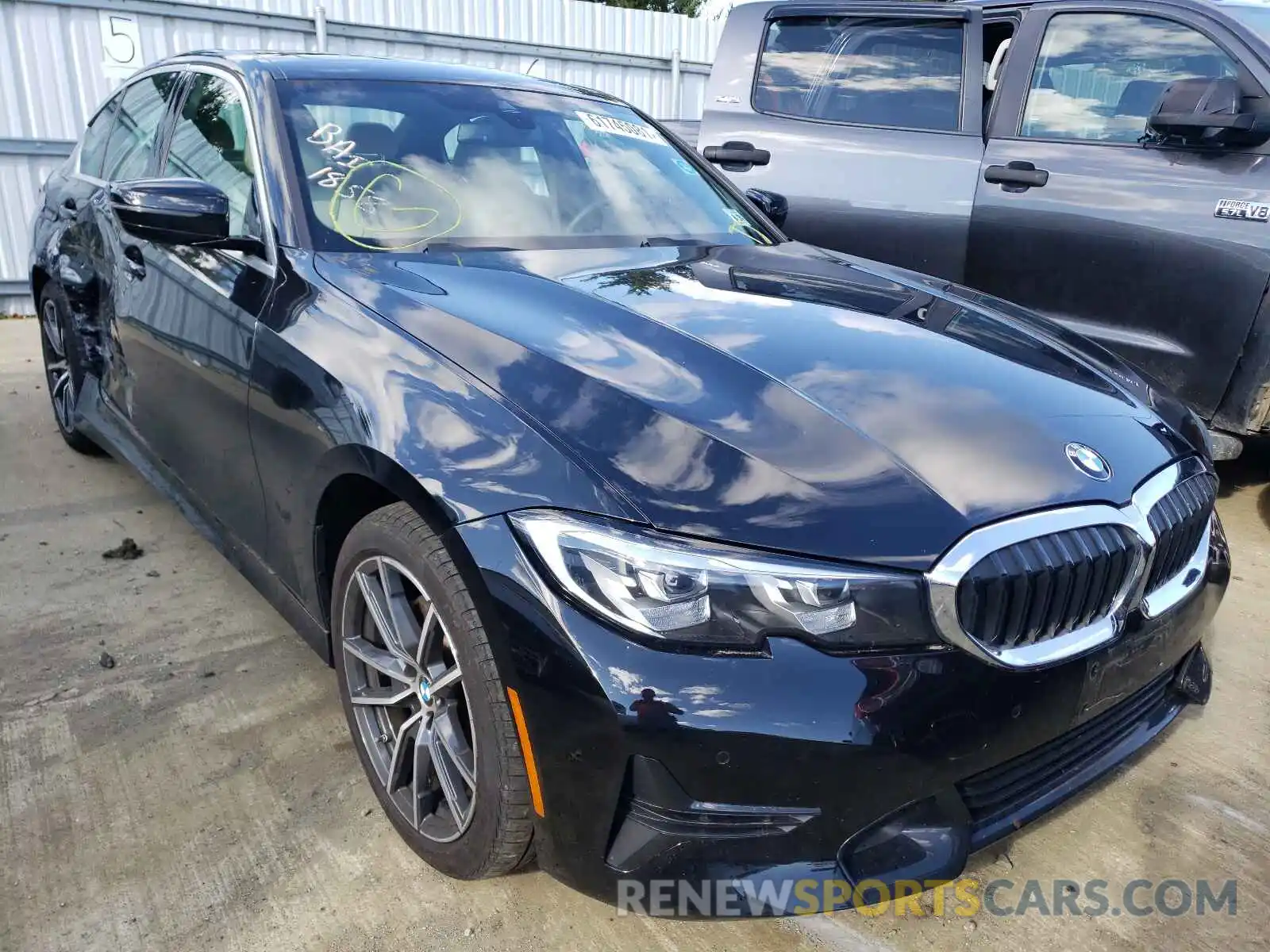 1 Photograph of a damaged car 3MW5R7J58K8B00285 BMW 3 SERIES 2019