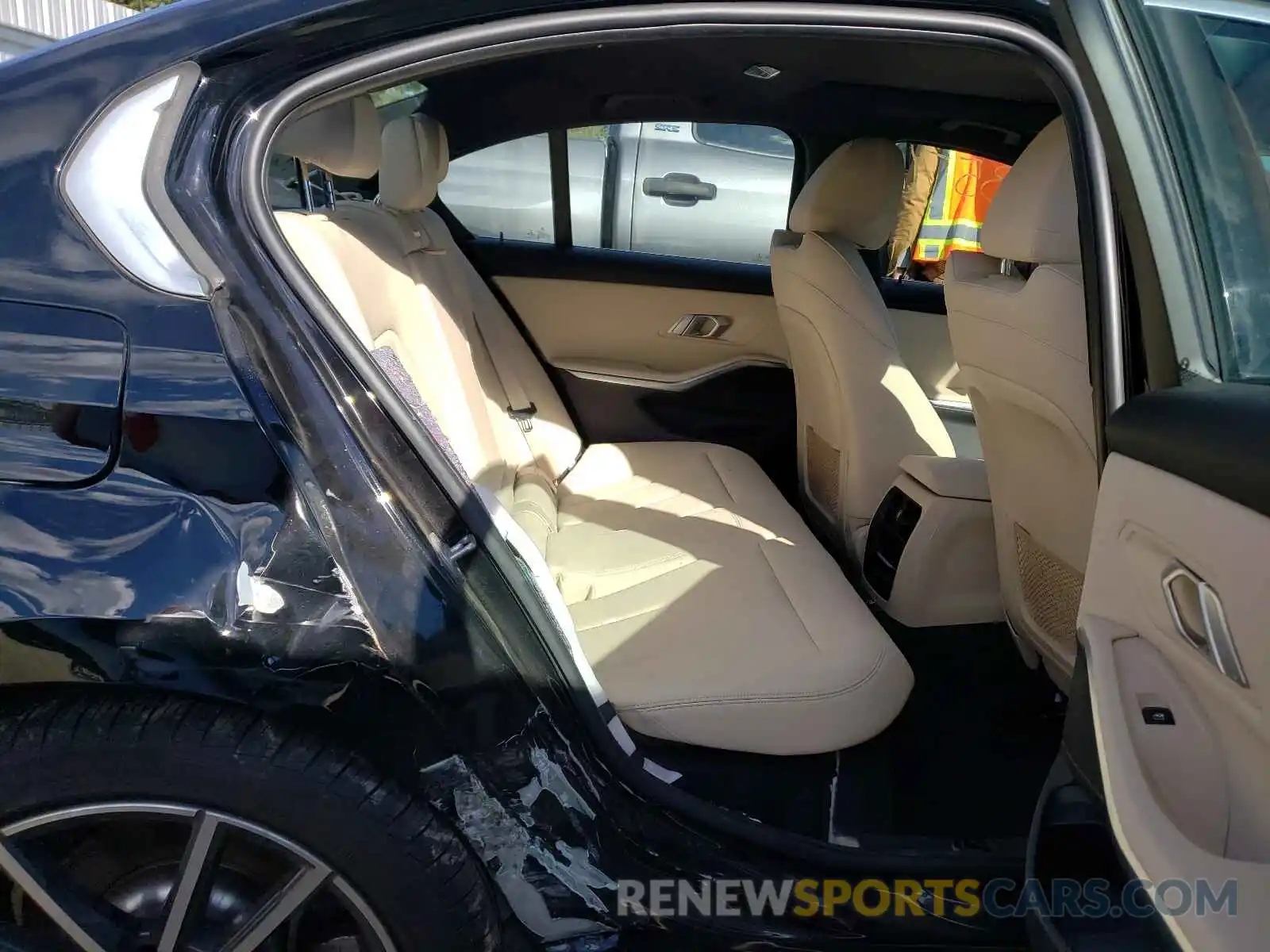 6 Photograph of a damaged car 3MW5R7J58K8B00285 BMW 3 SERIES 2019