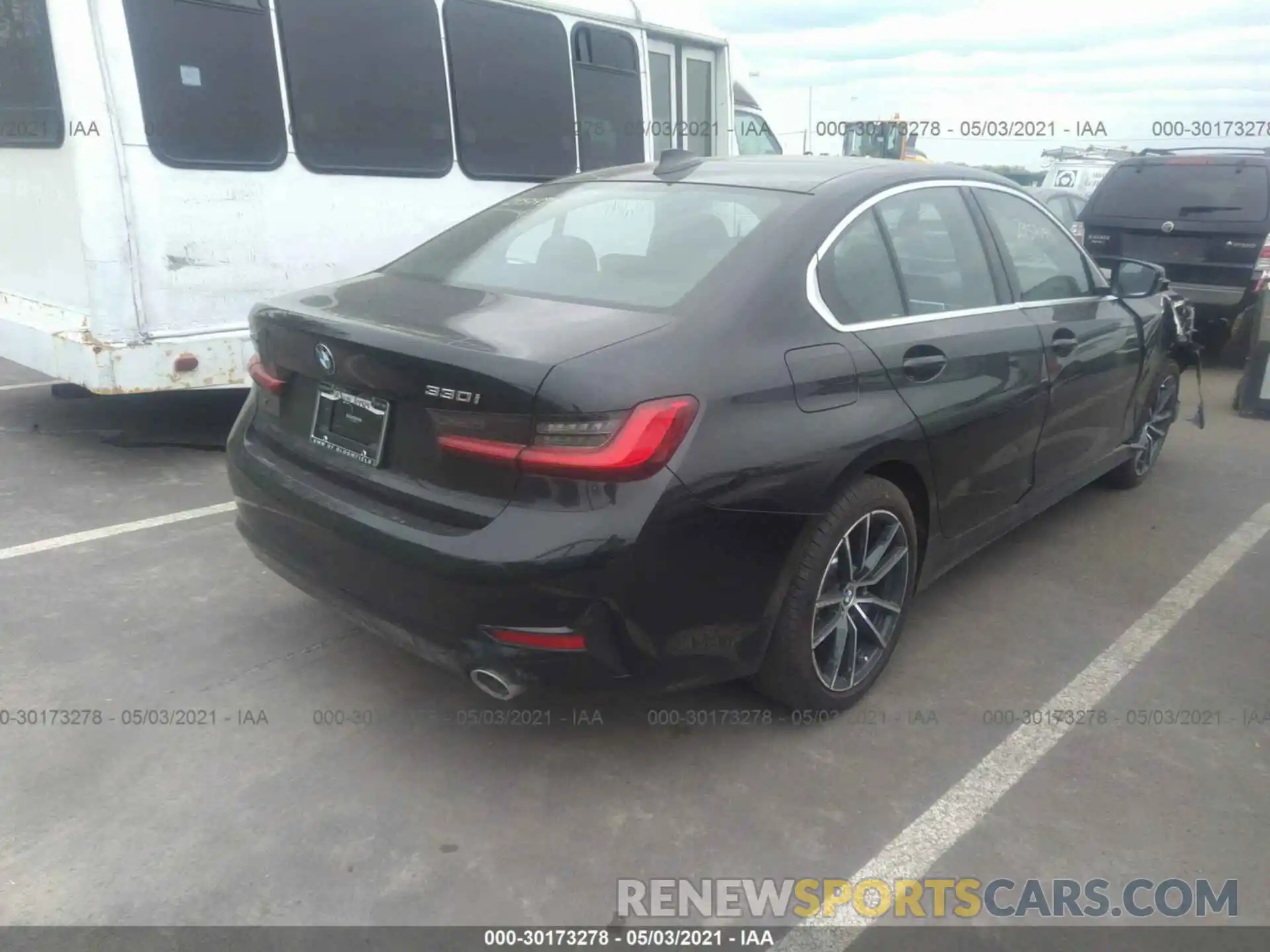 4 Photograph of a damaged car 3MW5R7J59K8B01123 BMW 3 SERIES 2019