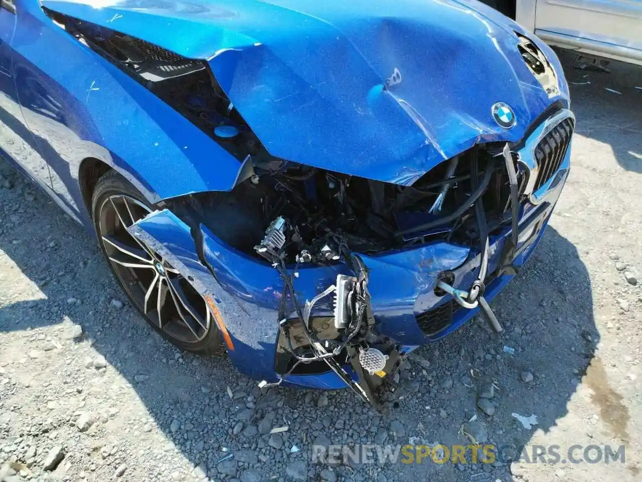 9 Photograph of a damaged car WBA5R1C50KAE81664 BMW 3 SERIES 2019