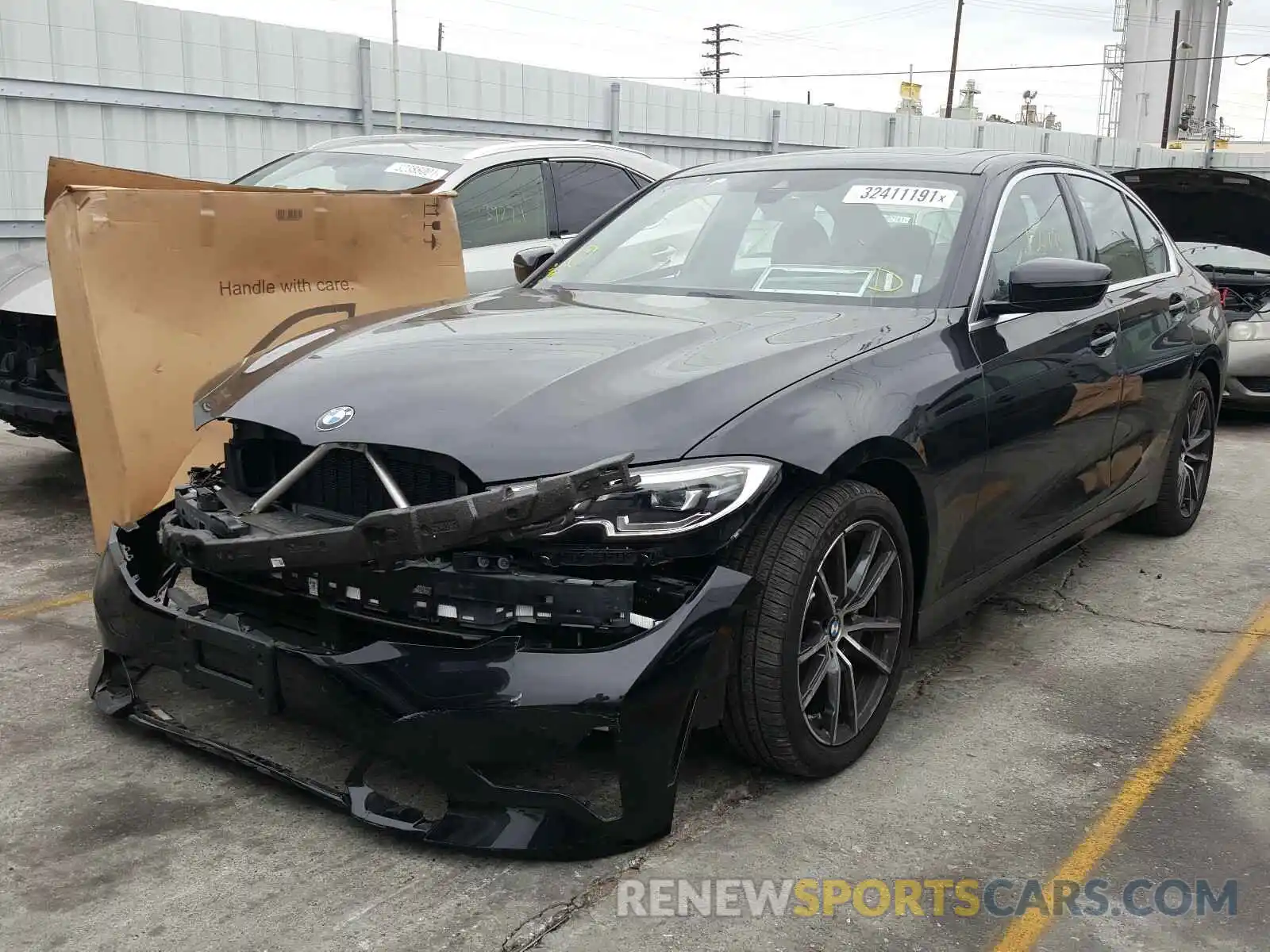 2 Фотография поврежденного автомобиля WBA5R1C50KFH18205 BMW 3 SERIES 2019