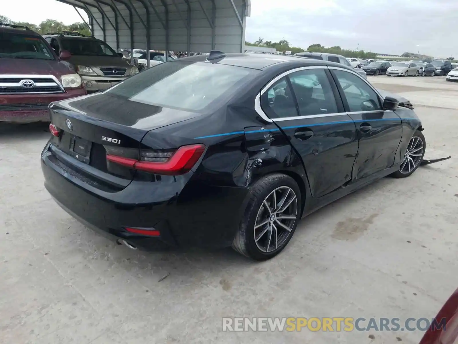 4 Photograph of a damaged car WBA5R1C51KAJ98400 BMW 3 SERIES 2019