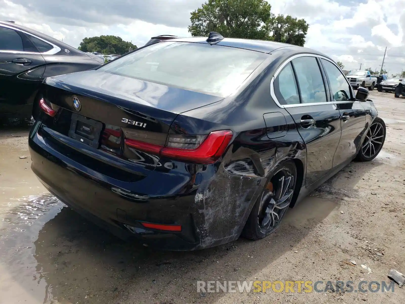 4 Photograph of a damaged car WBA5R1C51KAK10268 BMW 3 SERIES 2019